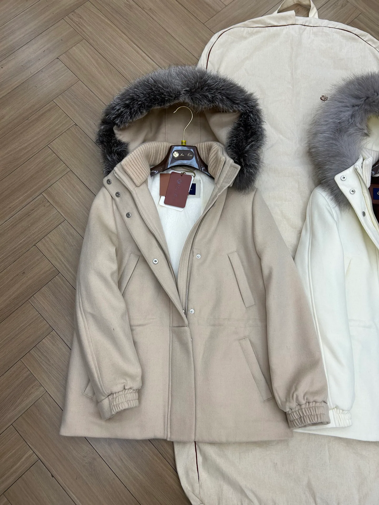 Куртки И Пуховики Женские Loro Piana 2270118