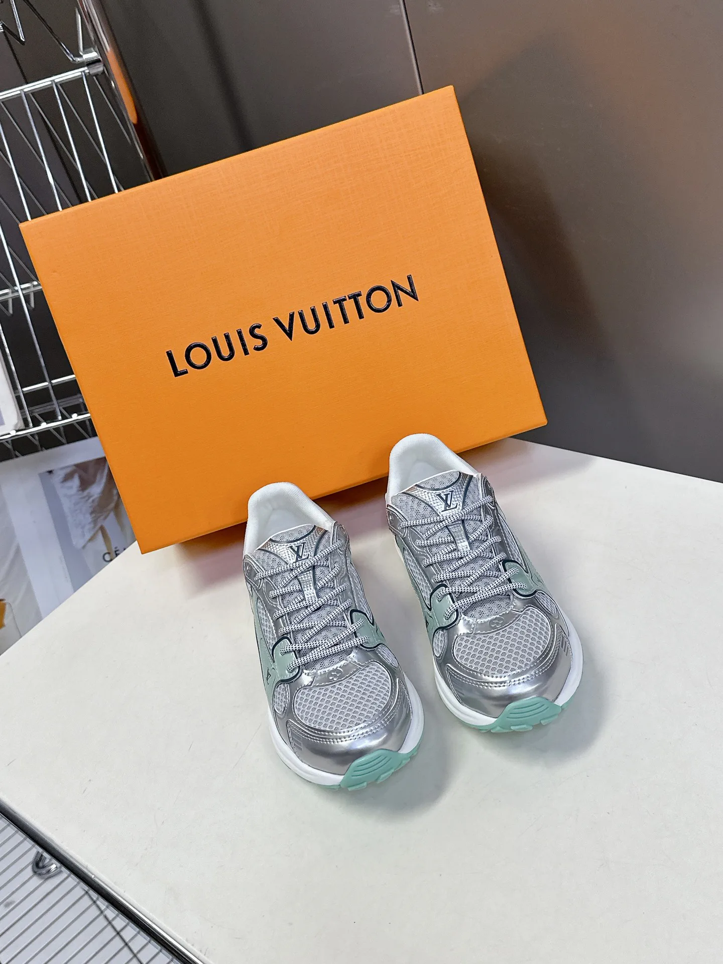 Кроссовки Женские Louis Vuitton 11152713