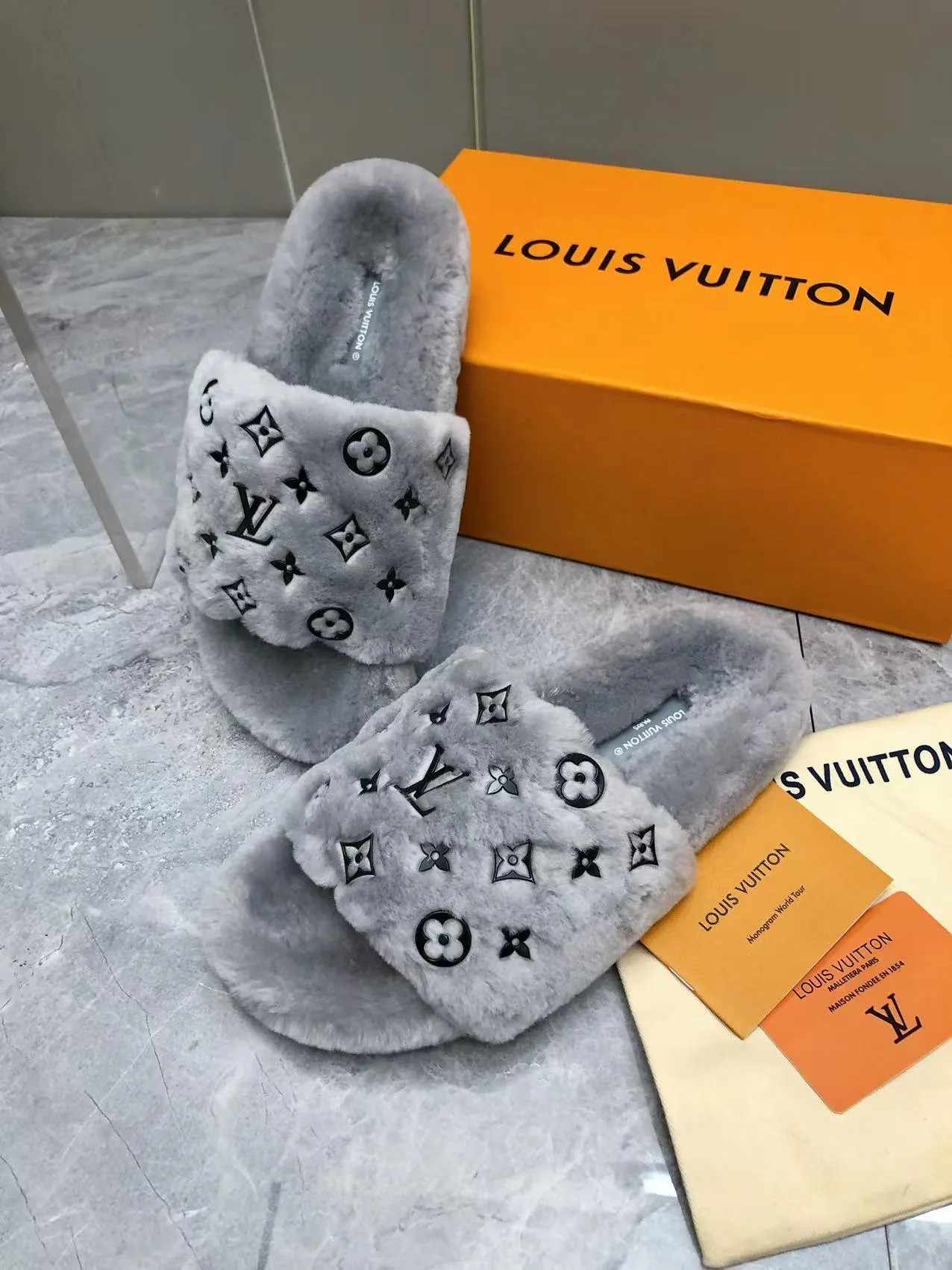 Тапочки Женские Louis Vuitton 86926