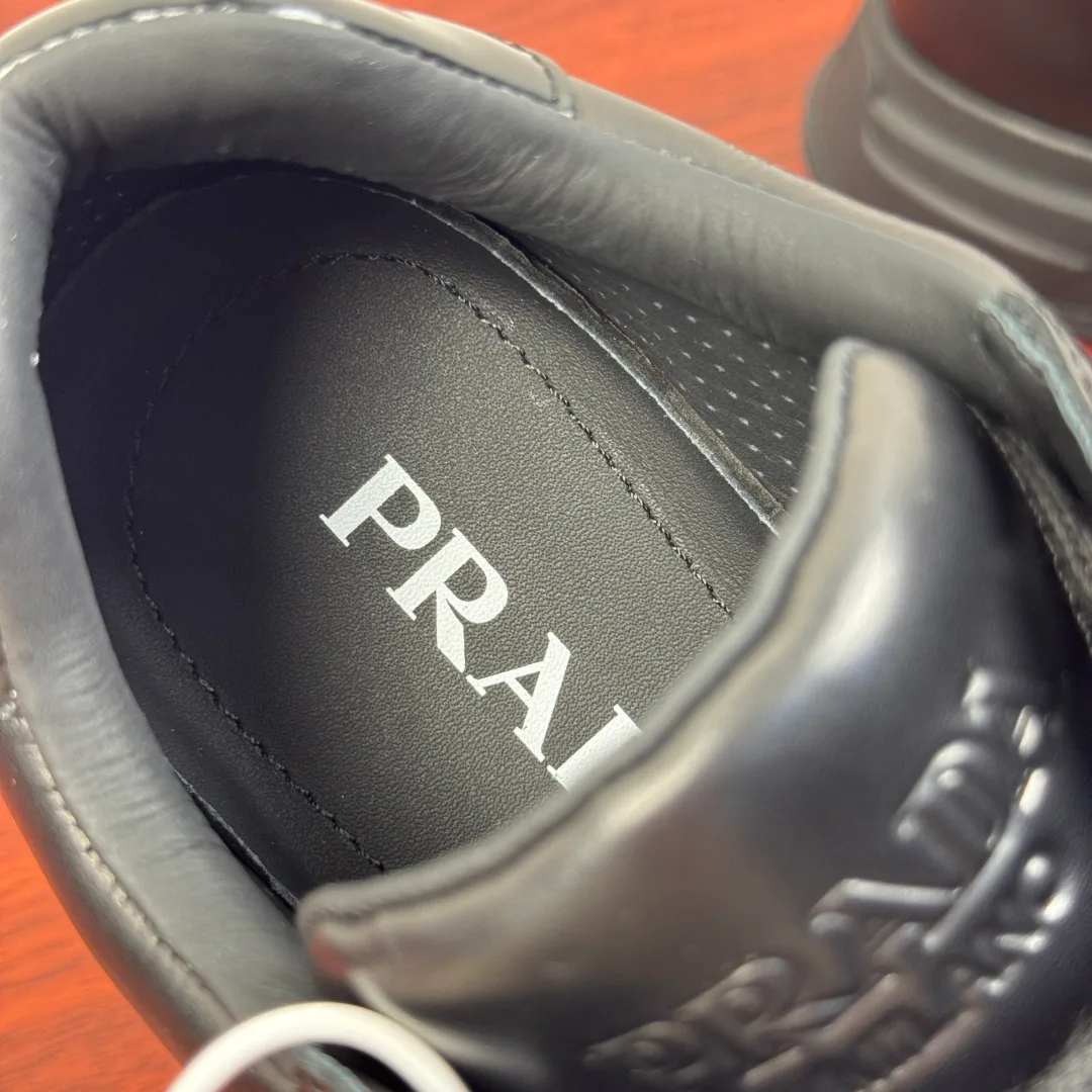 Кроссовки Мужские Prada 11211877