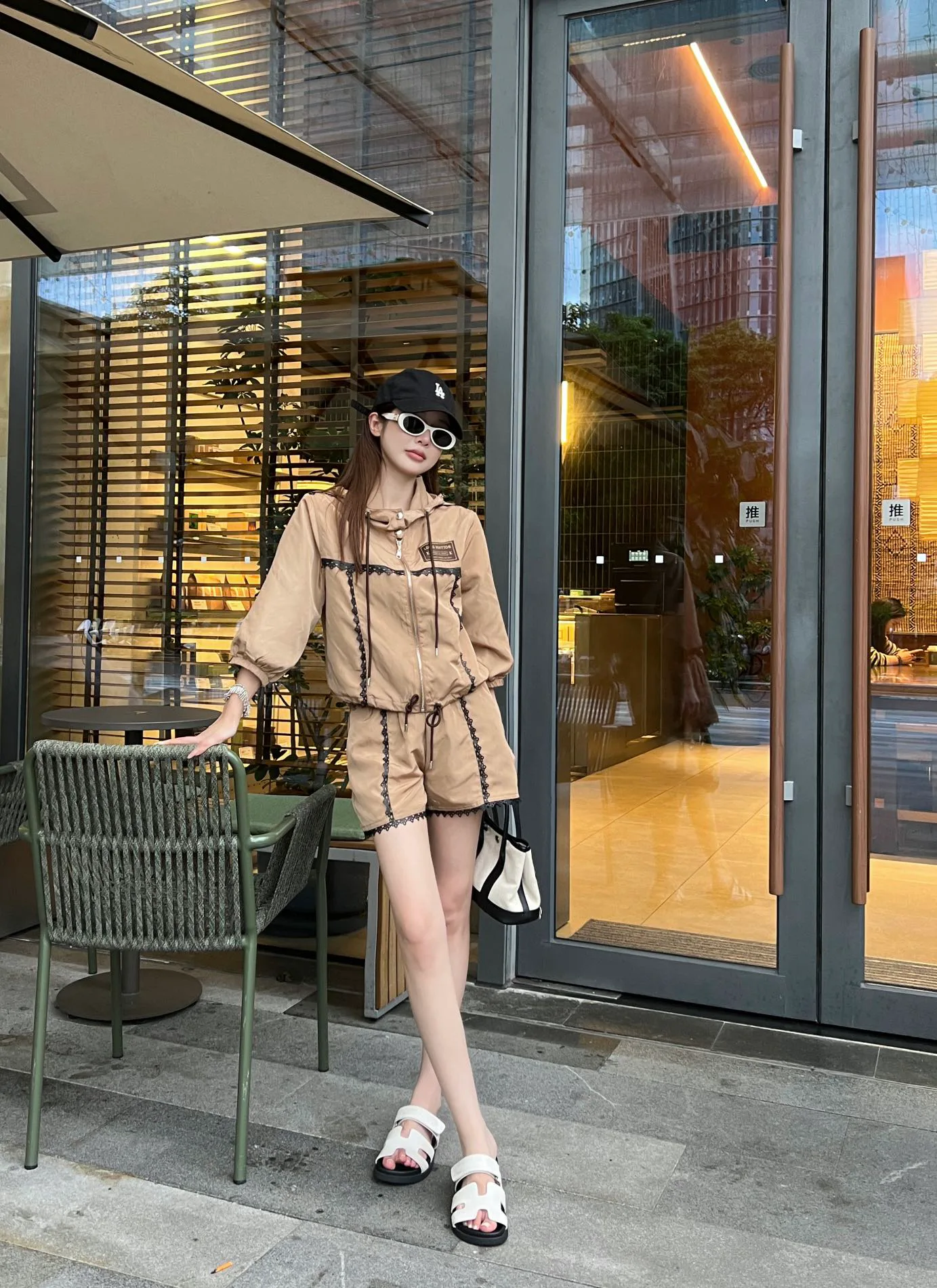 Куртки И Пуховики Женские Louis Vuitton 17164684