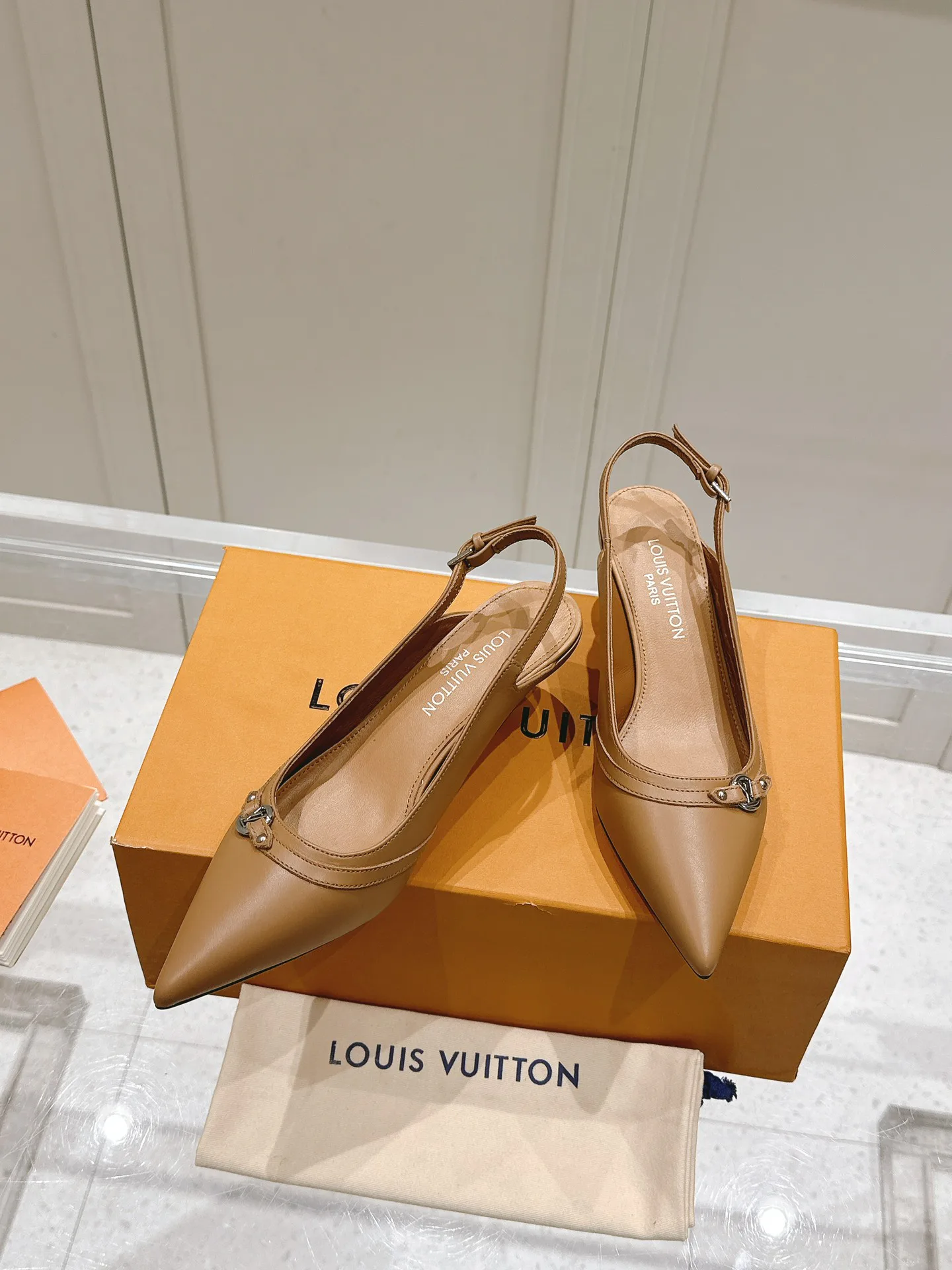 Туфли Женские Louis Vuitton 18607