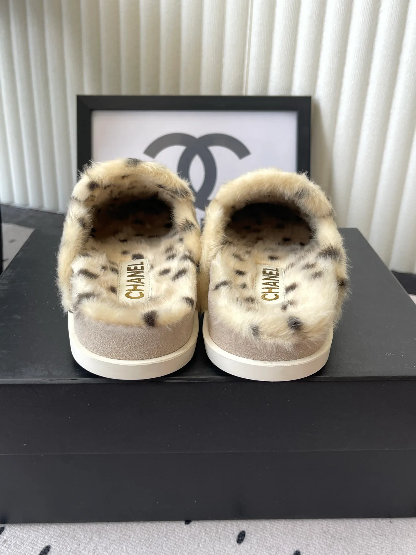 Тапочки Женские Chanel 18609996