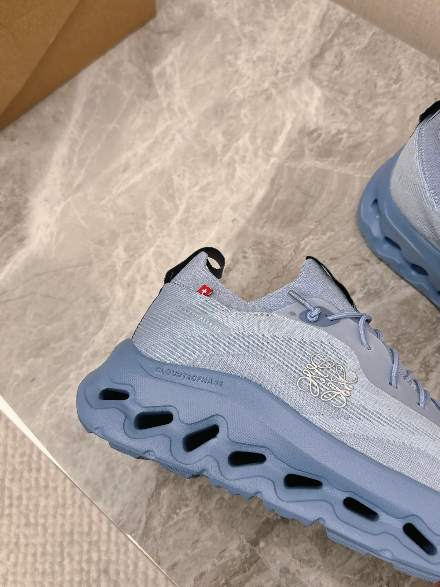 Кроссовки Женские Loewe 22140