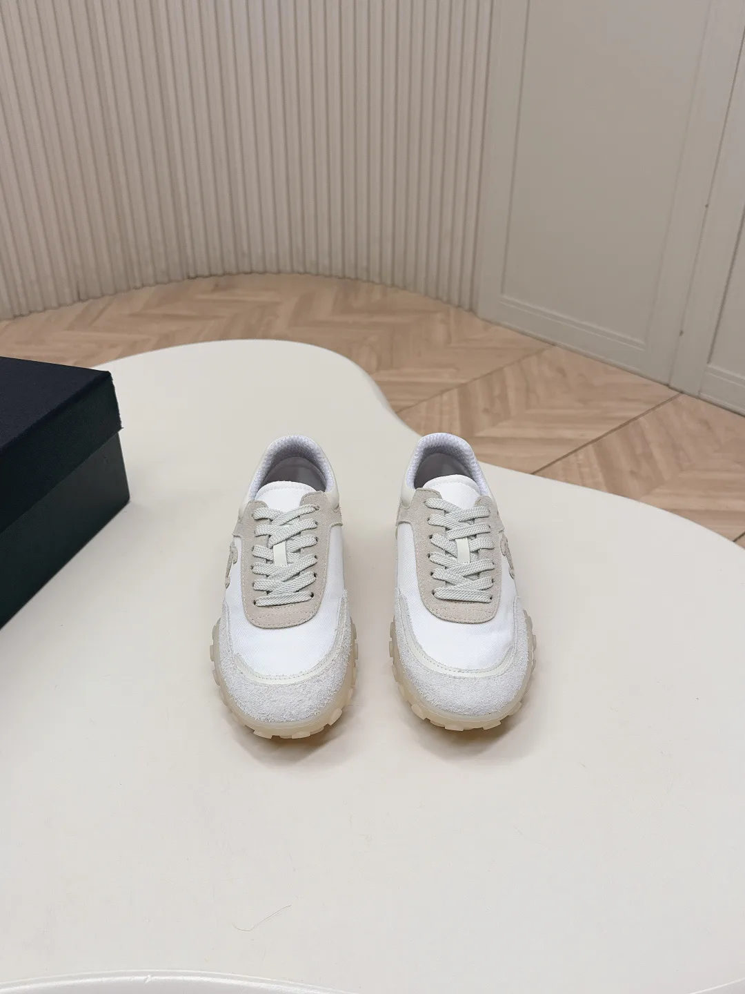 Кроссовки Женские Chanel 11581019