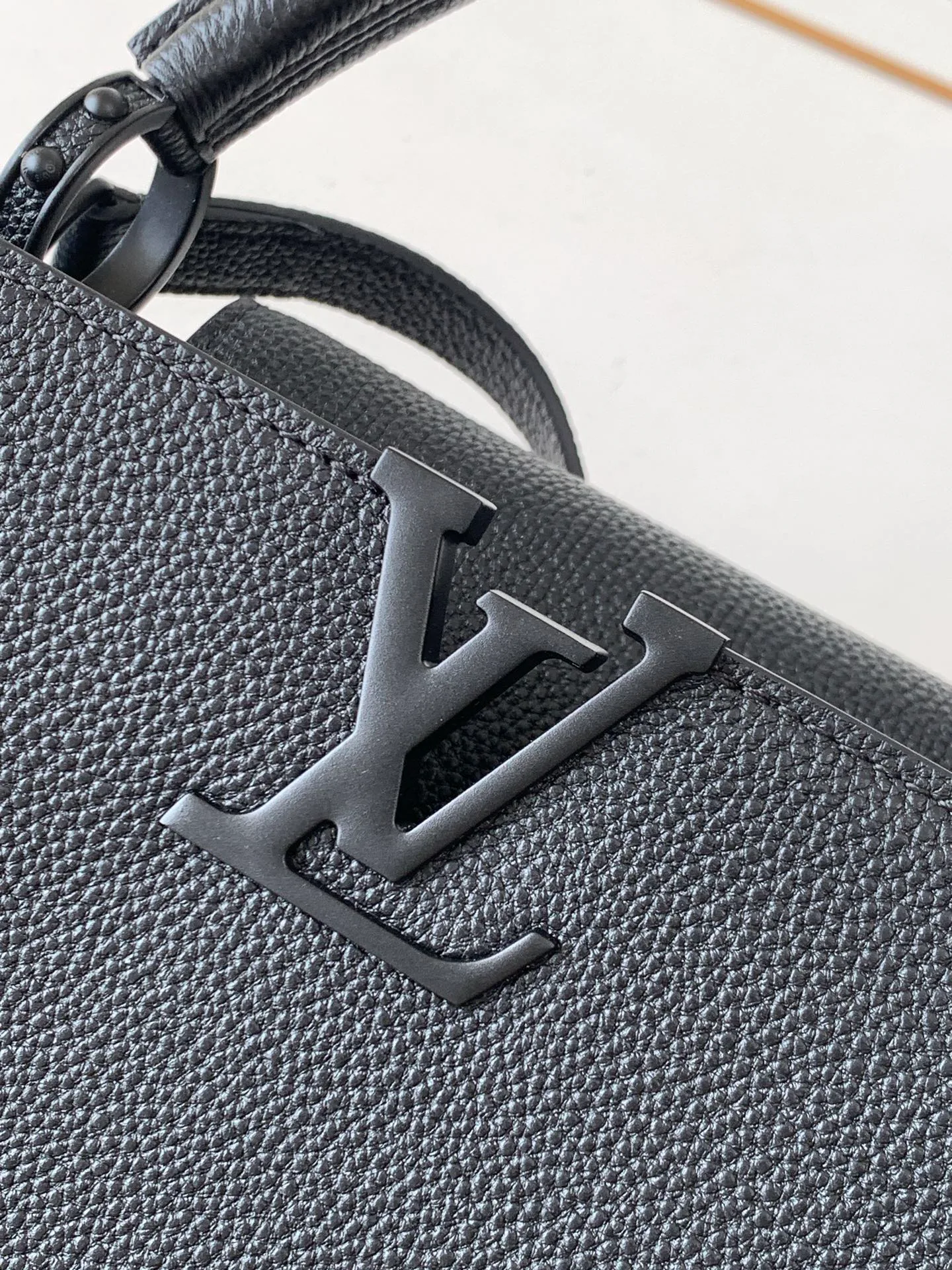 Классические Сумки Женские Louis Vuitton 17802979