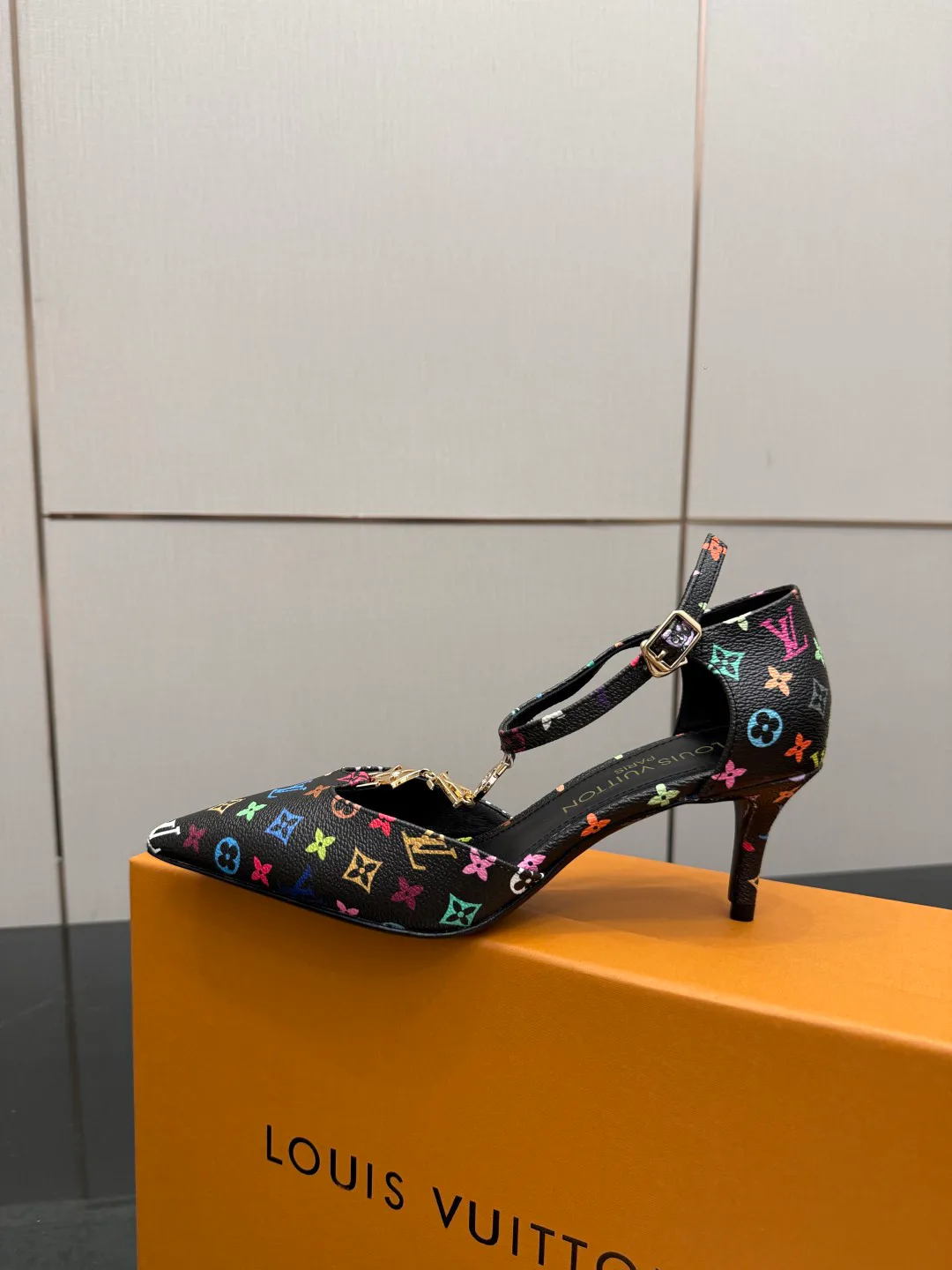 Туфли Женские Louis Vuitton 11755398