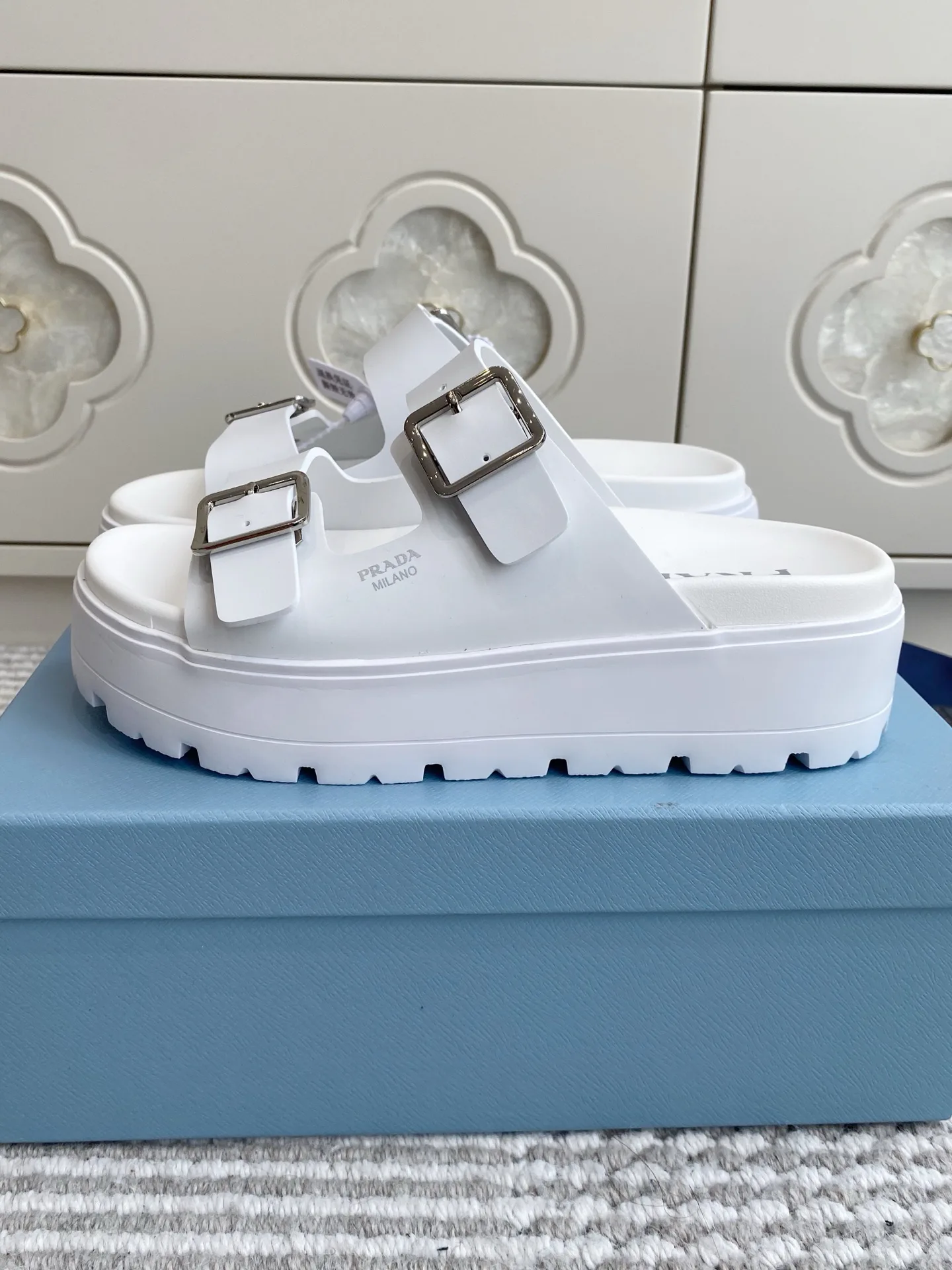 Сандалии Женские Prada 13185325