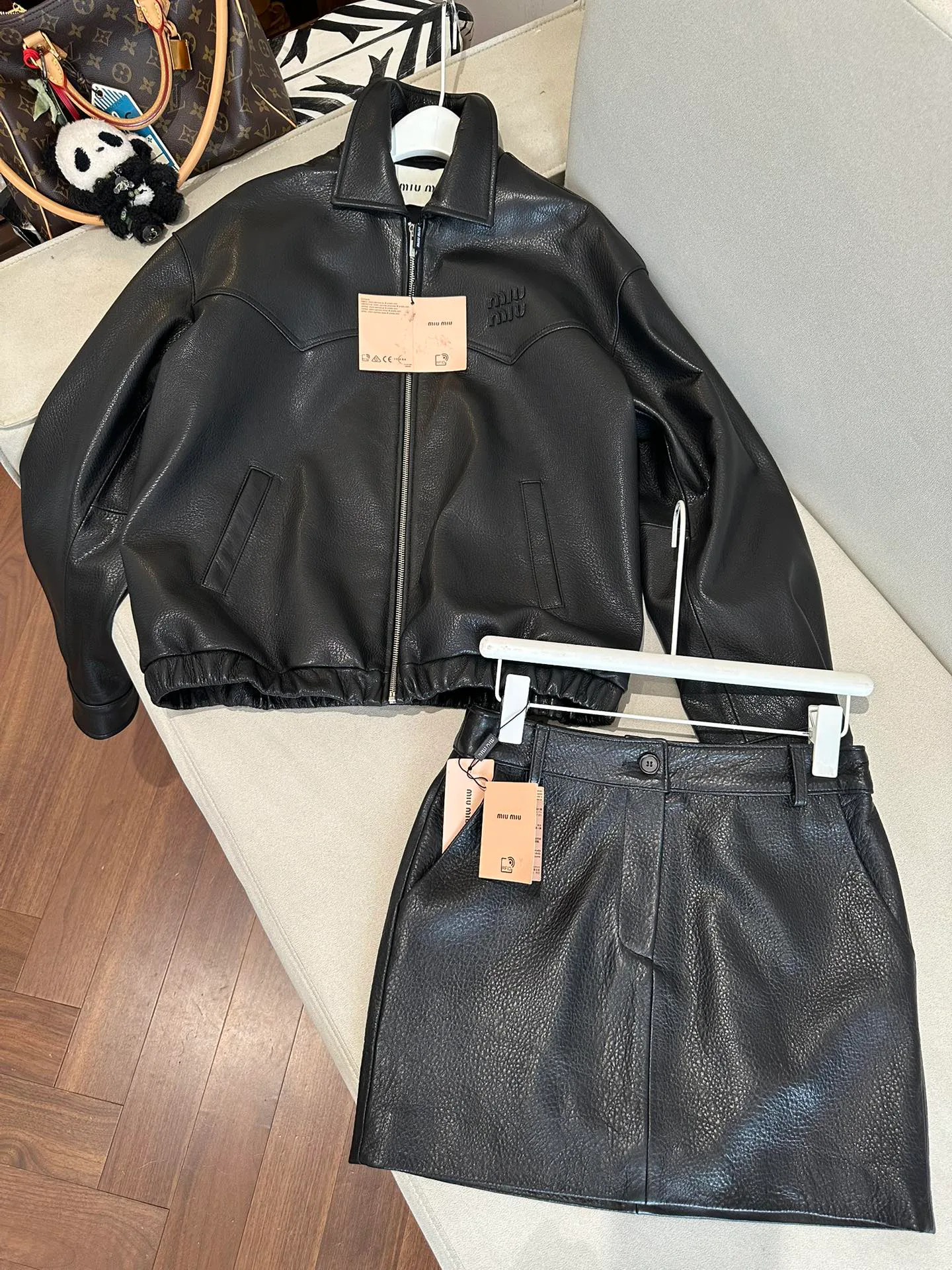 Кожаные Куртки И Дублёнки Женские Miu Miu 11625030