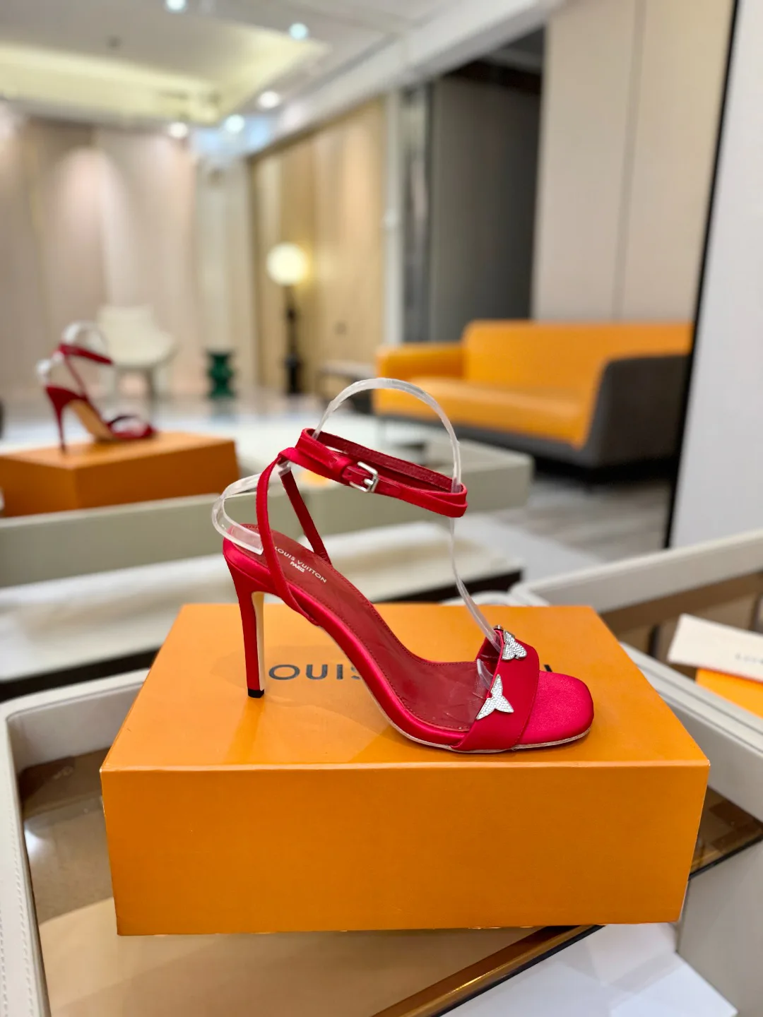 Босоножки Женские Louis Vuitton 10910138