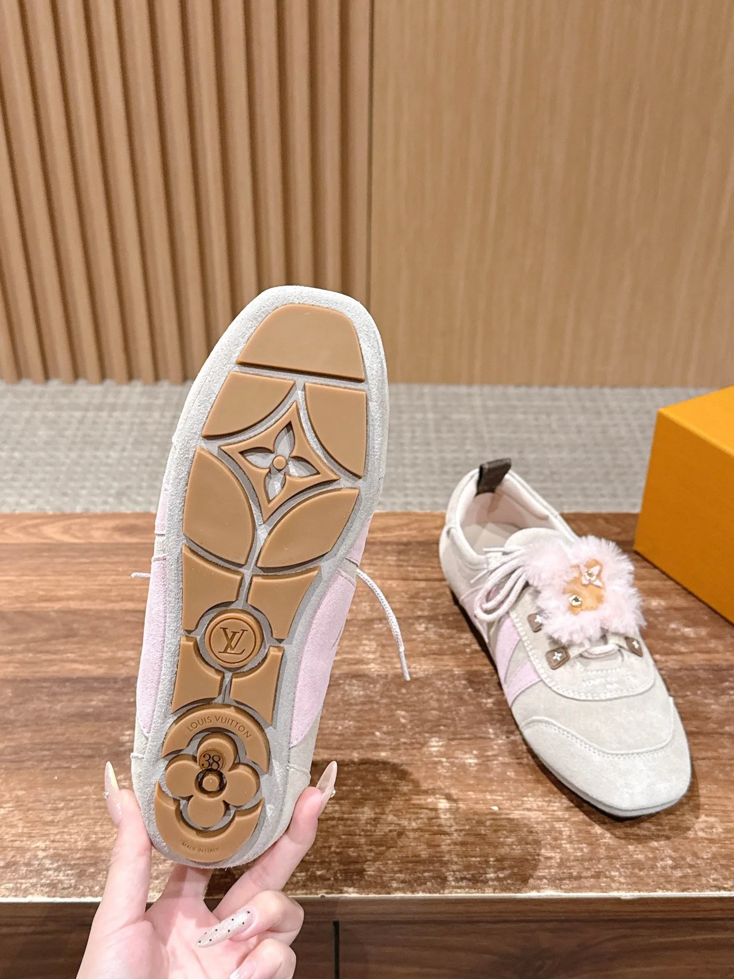 Кроссовки Женские Louis Vuitton 786230