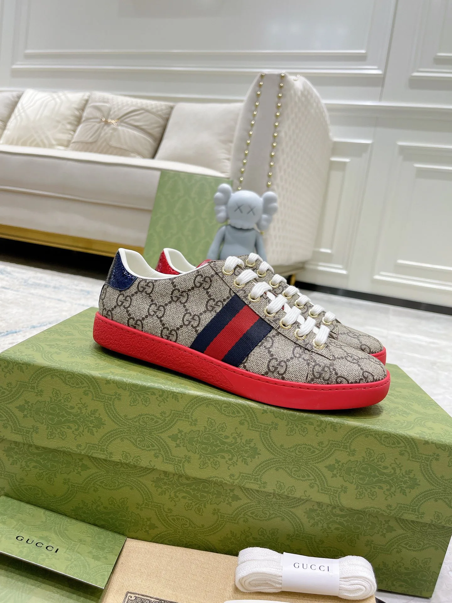 Кроссовки Женские Gucci 17620450