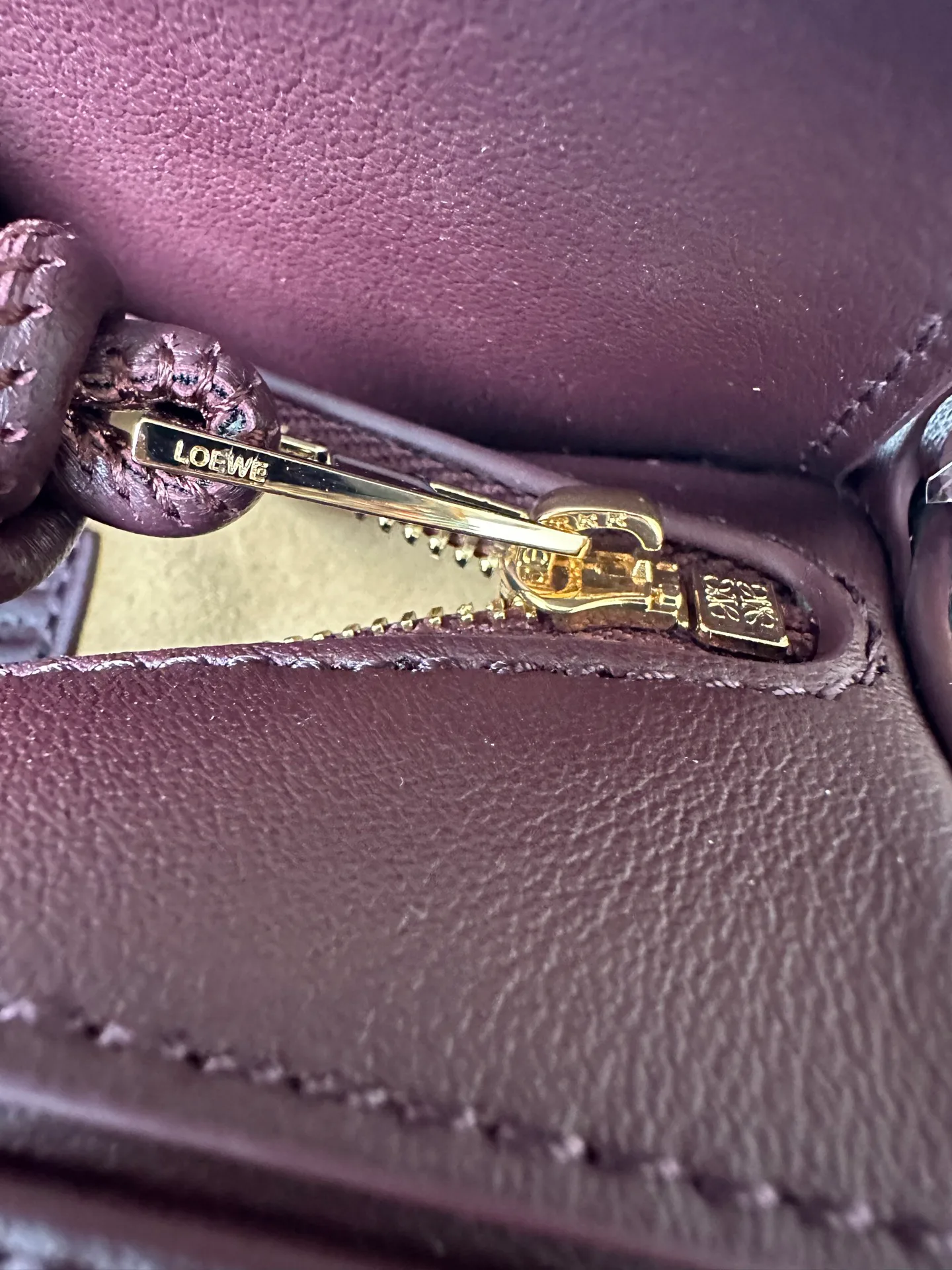 Классические Сумки Женские Loewe 11621877