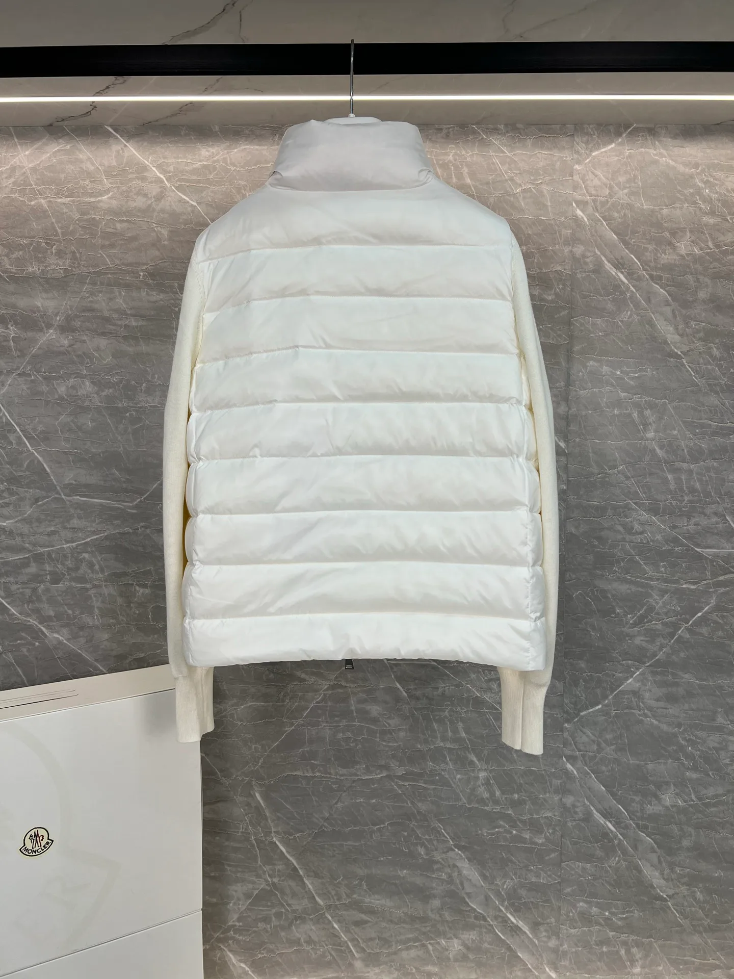 Куртки И Пуховики Женские Moncler 18599804