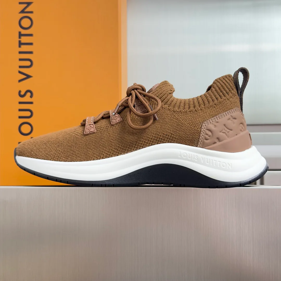 Кроссовки Женские Louis Vuitton 17950534