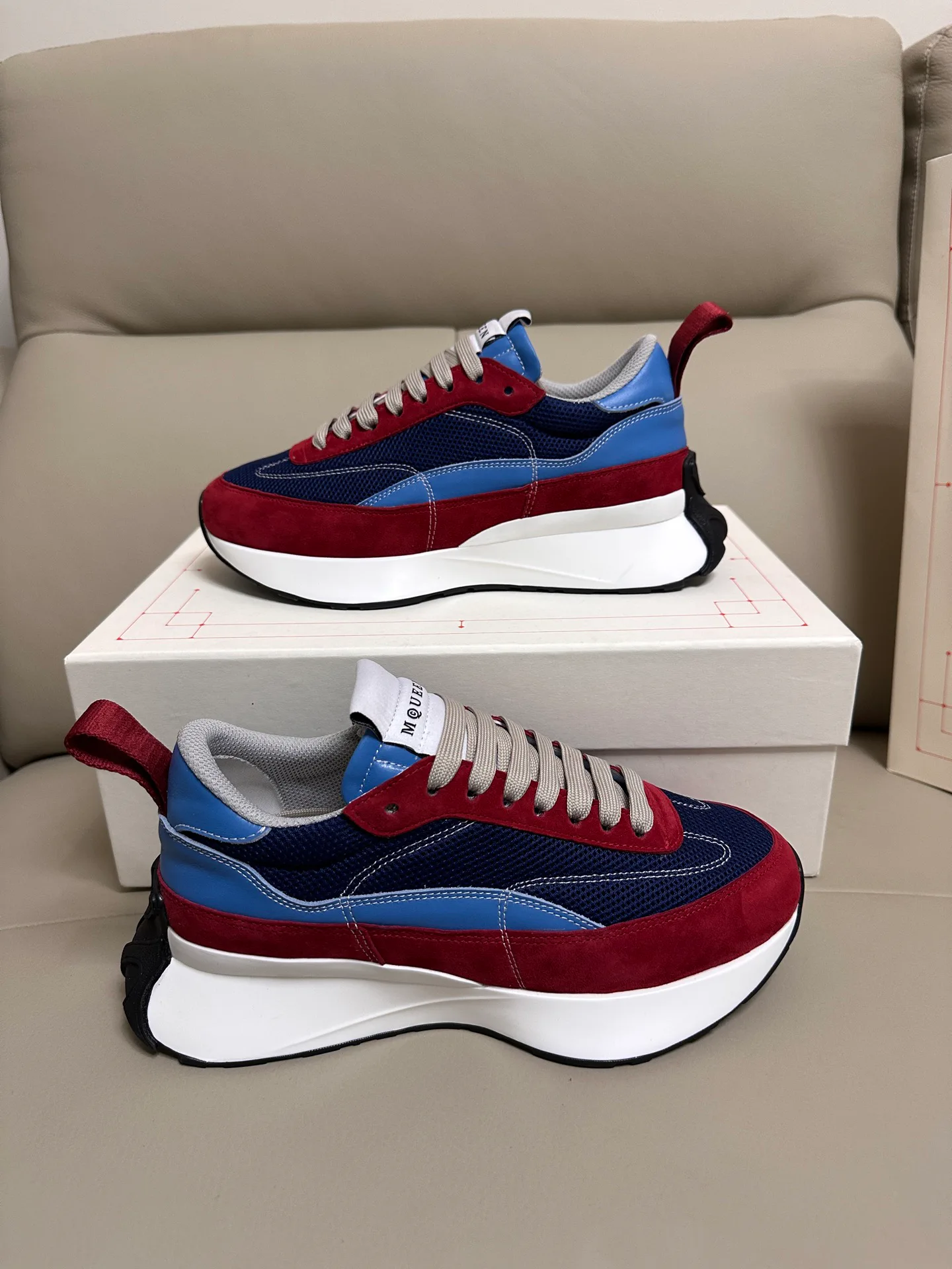 Кроссовки Женские Alexander Mcqueen 18616735