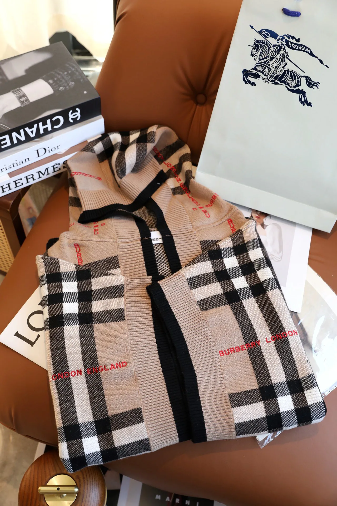 Шарфы Женские Burberry 108128
