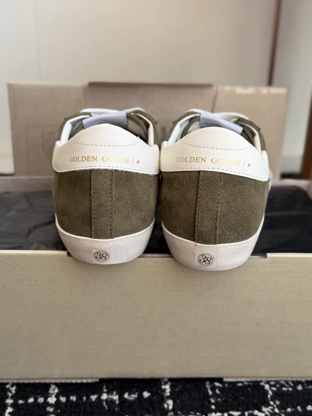 Кроссовки Женские Golden Goose 18138830