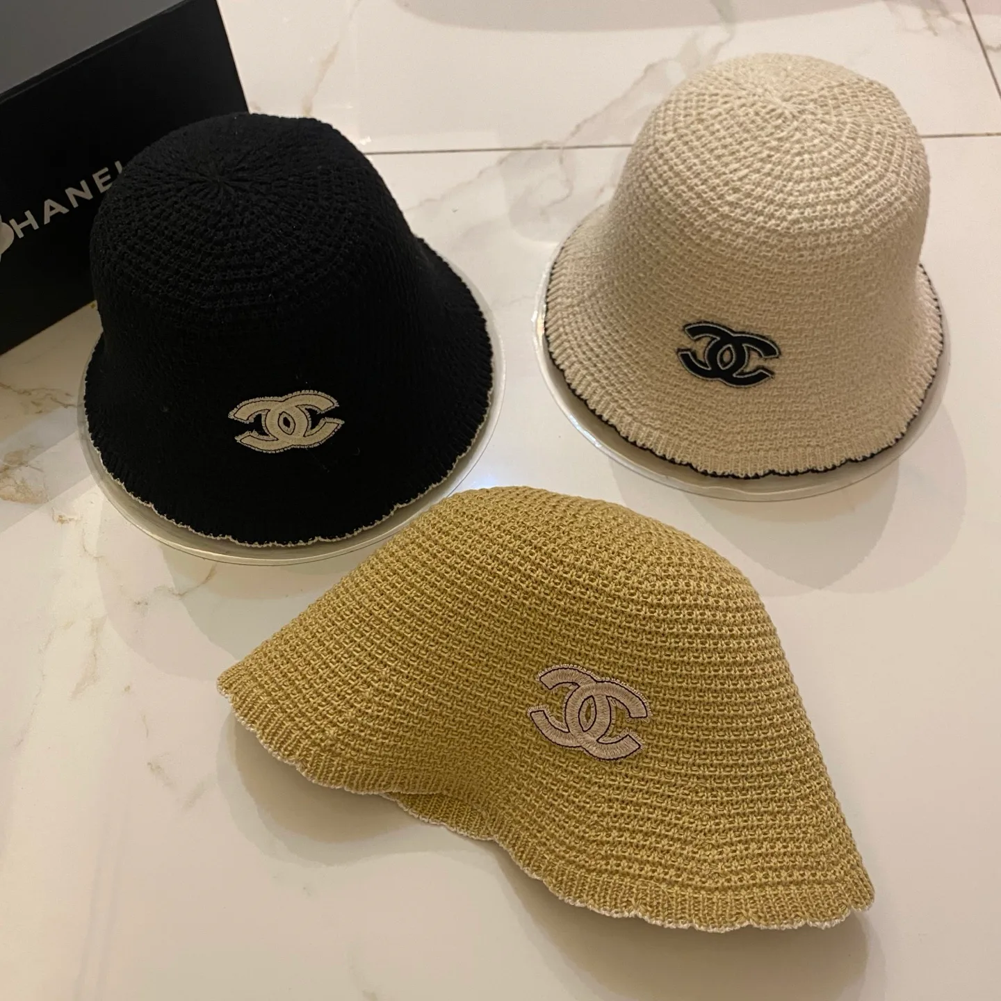Головные Уборы Chanel 17498307