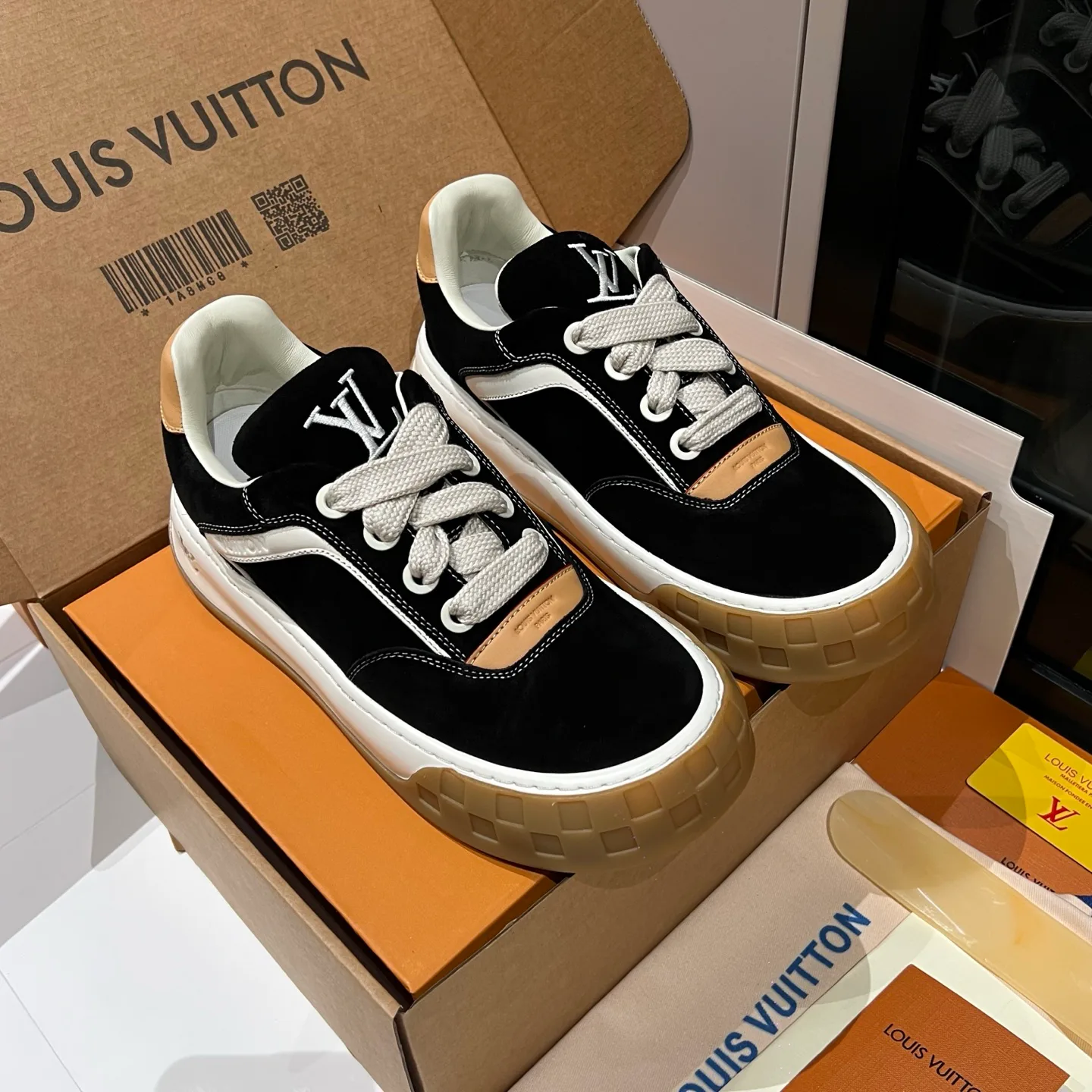 Кроссовки Женские Louis Vuitton 1412728