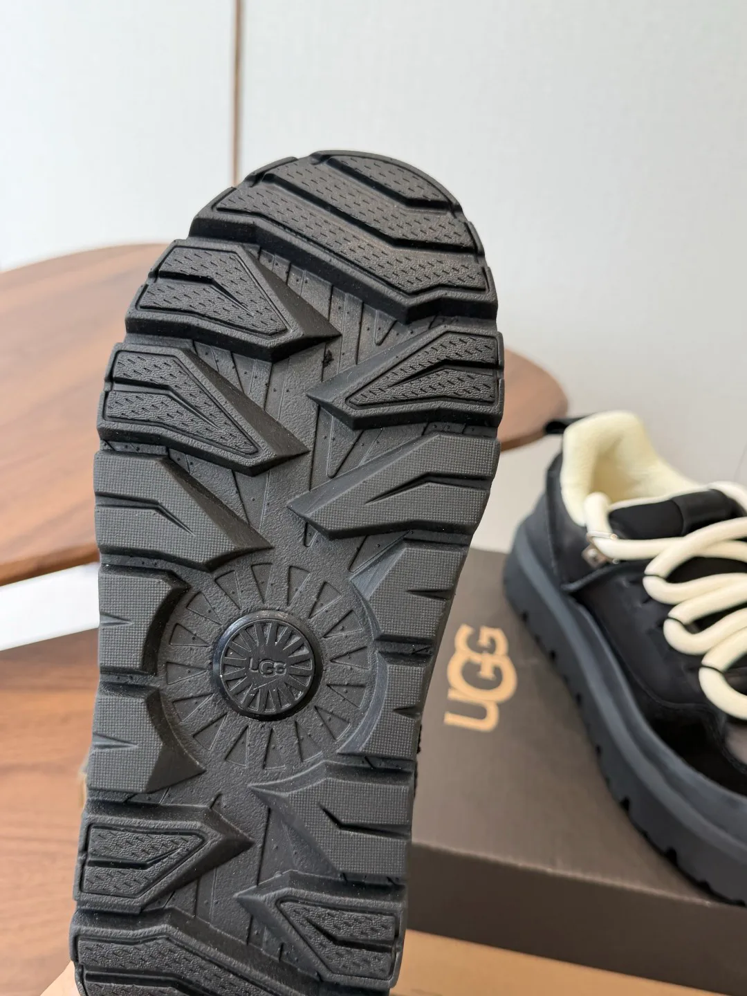 Кроссовки Женские Ugg 18796503