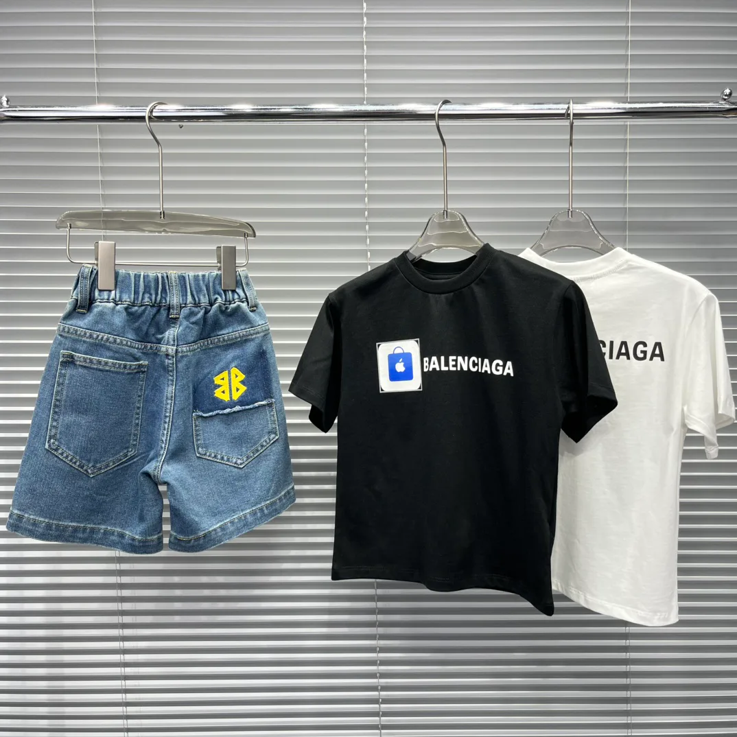 Футболки Женские Balenciaga Футболки Женские Balenciaga