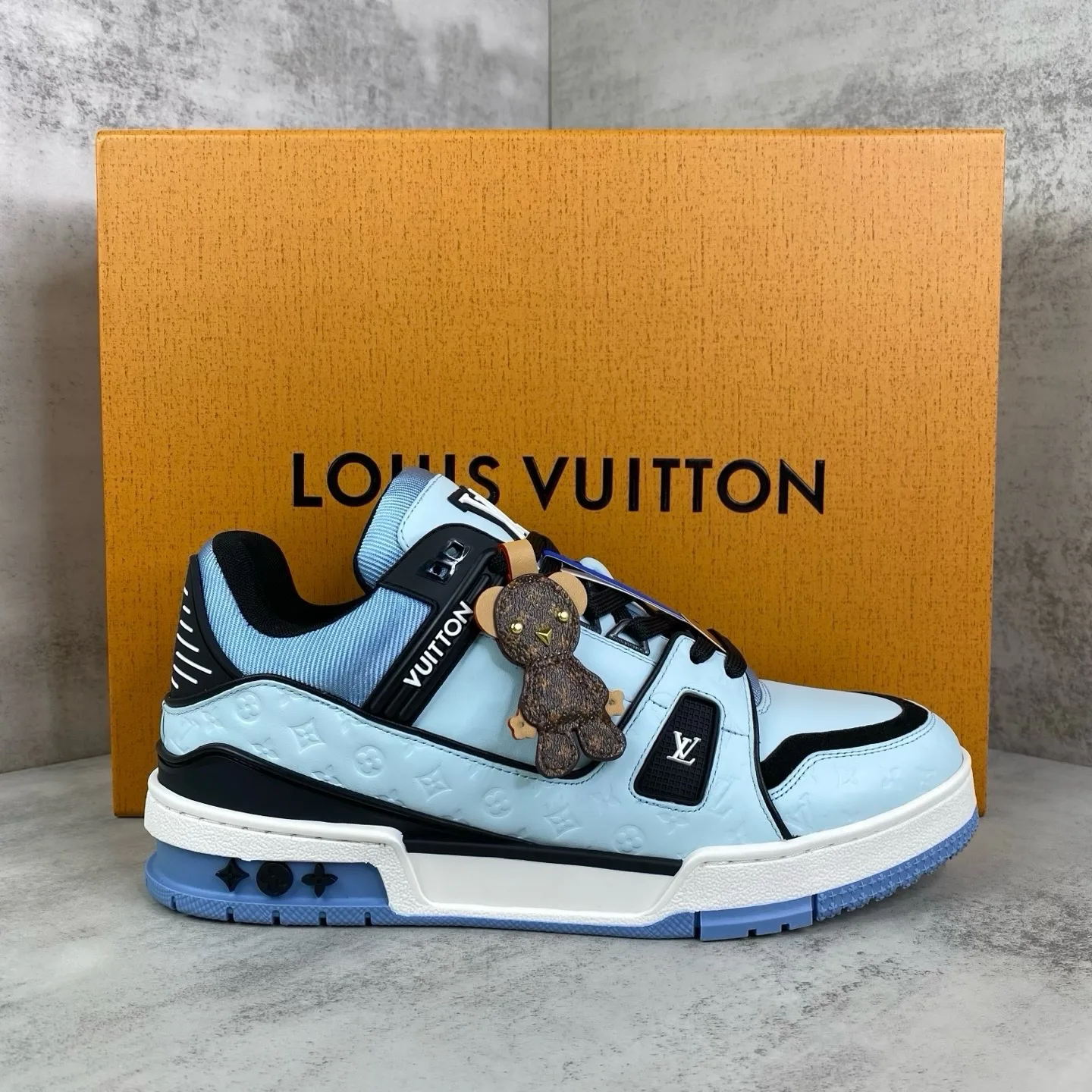 Кроссовки Женские Louis Vuitton 18810890