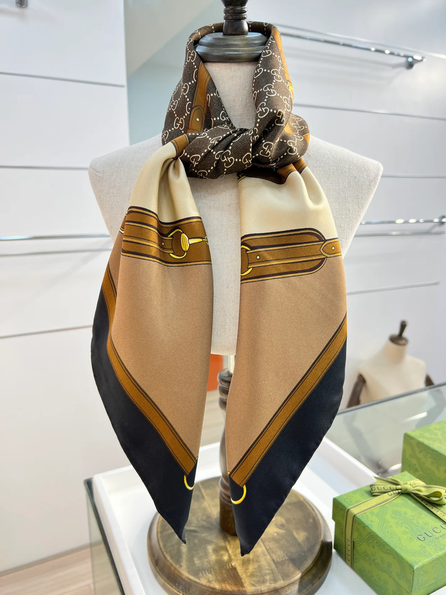 Шарфы Gucci 949421