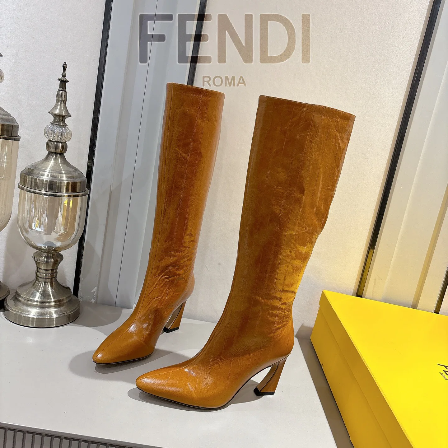 Сапоги Женские Fendi 18247877