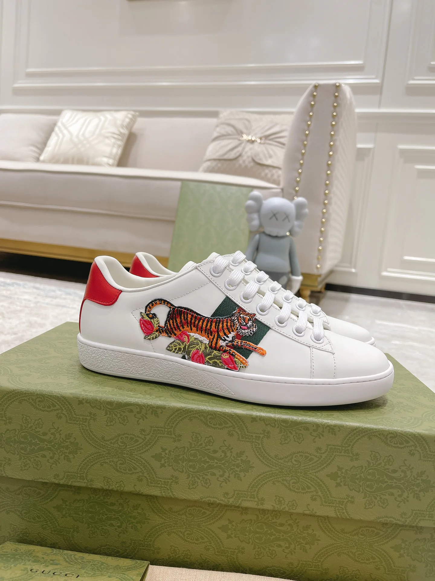 Кроссовки Женские Gucci 17620407