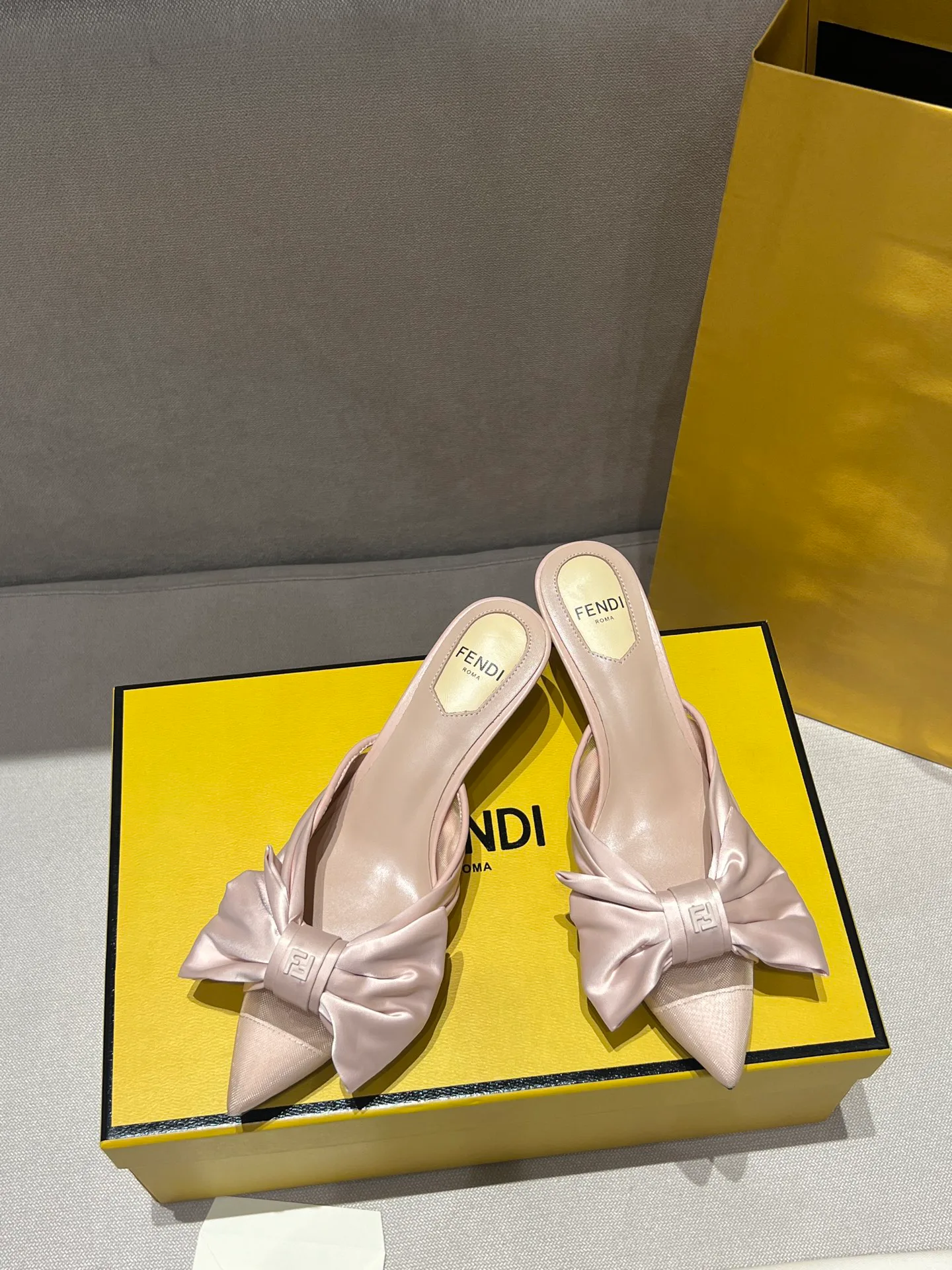 Босоножки Женские Fendi 11620490