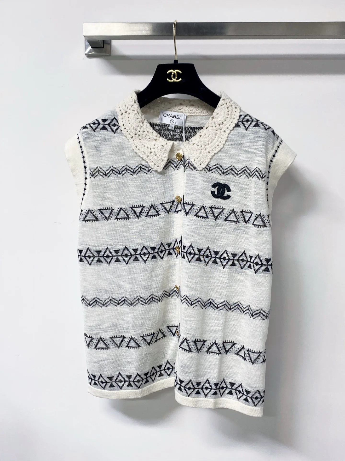 Жилеты Женские Chanel 16930831