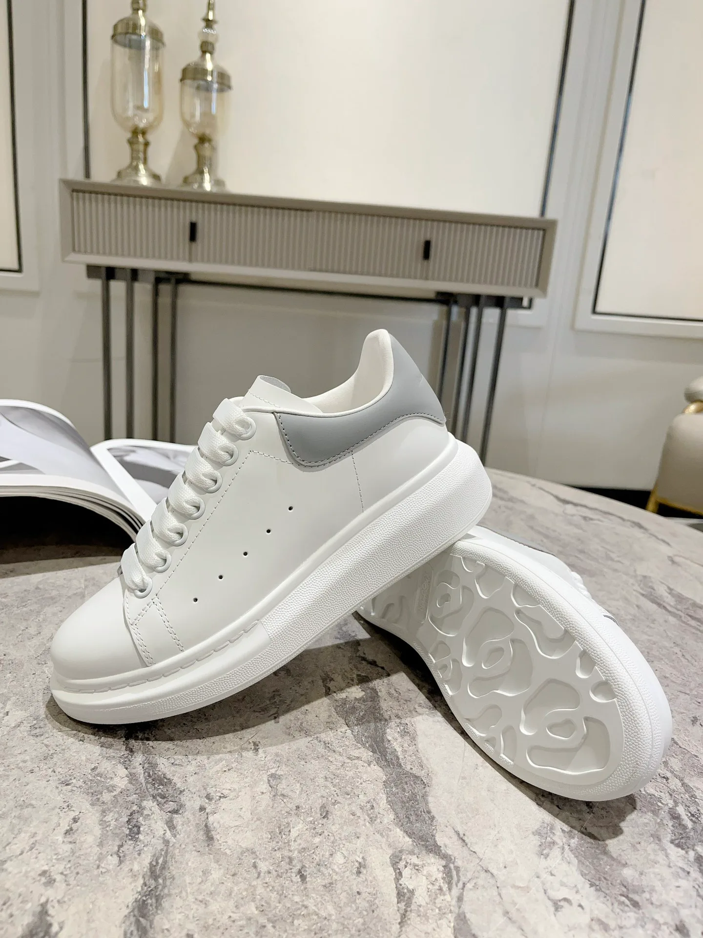 Кроссовки Женские Alexander Mcqueen 3446236