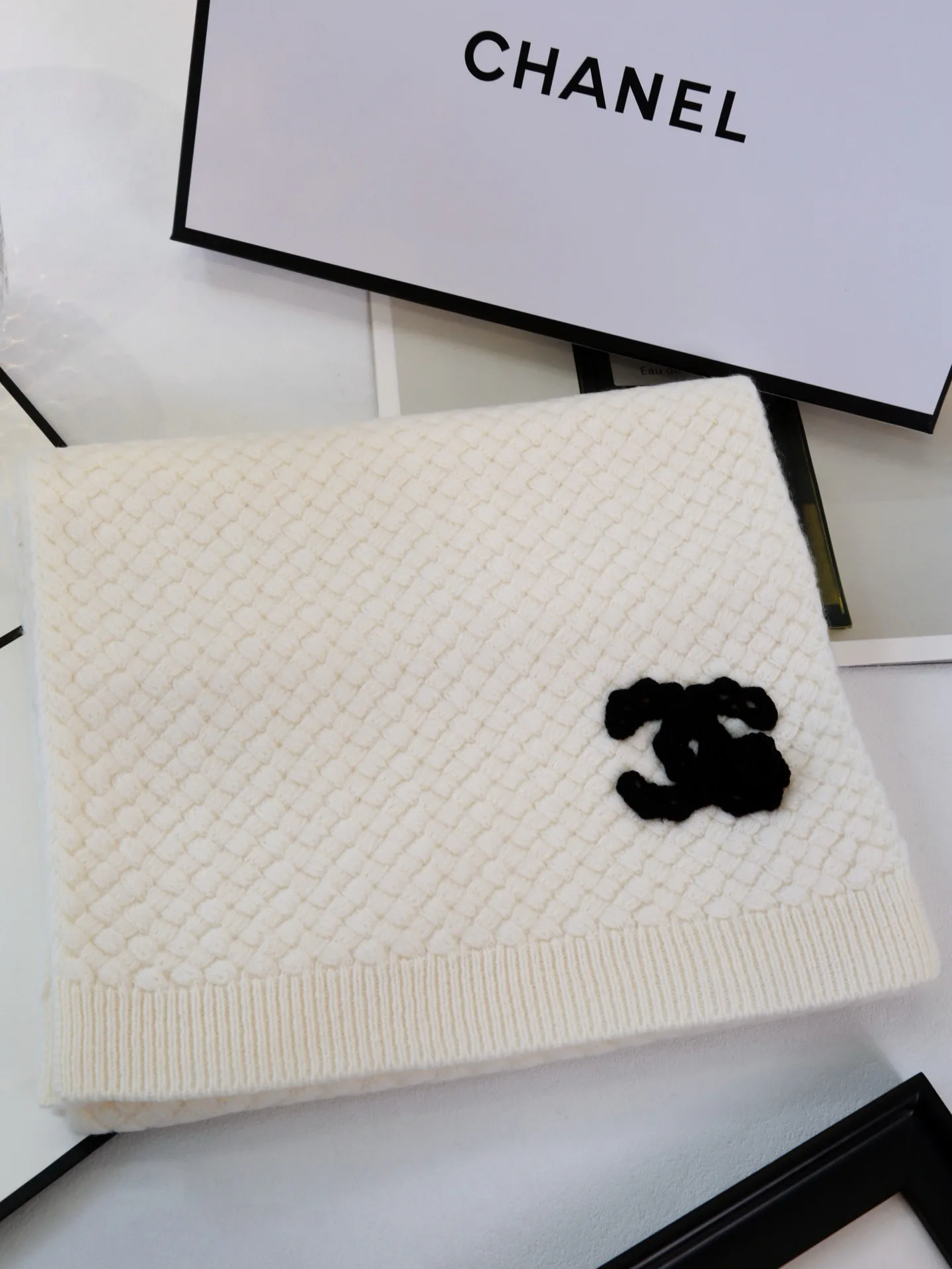 Шарфы Chanel 18427047