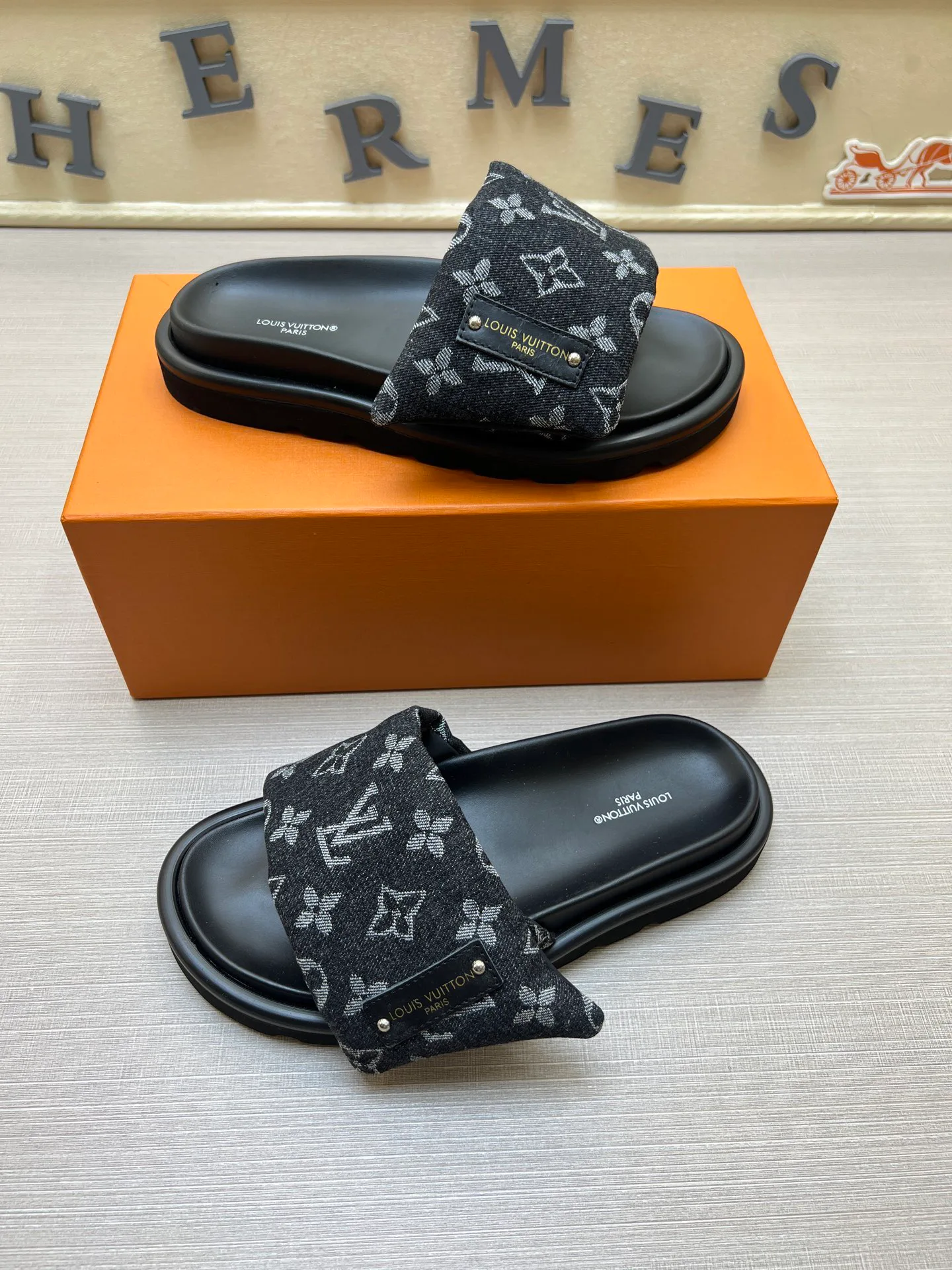 Шлепанцы Женские Louis Vuitton 9801567