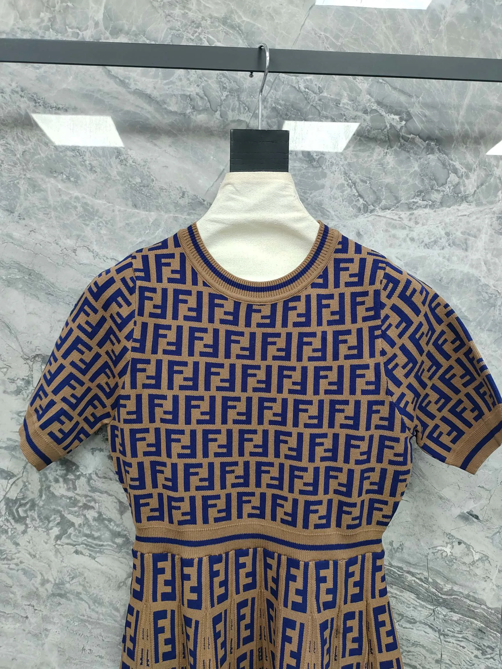 Платья Женские Fendi 18743536