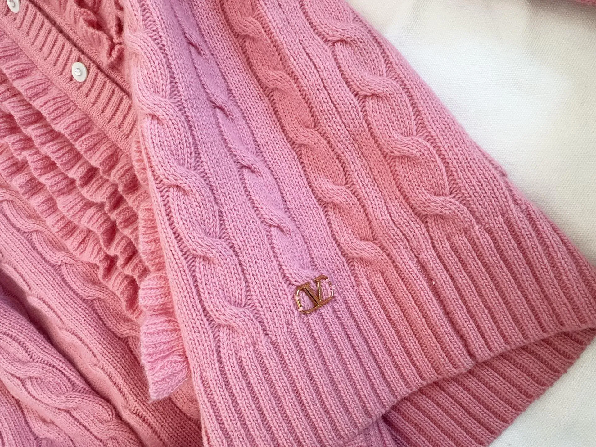 Джемперы Женские Valentino 8400