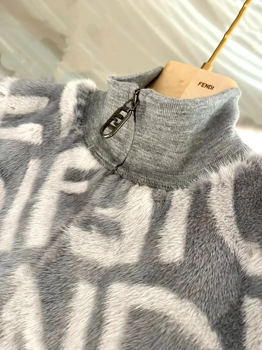 Куртки И Пуховики Женские Fendi 1065890