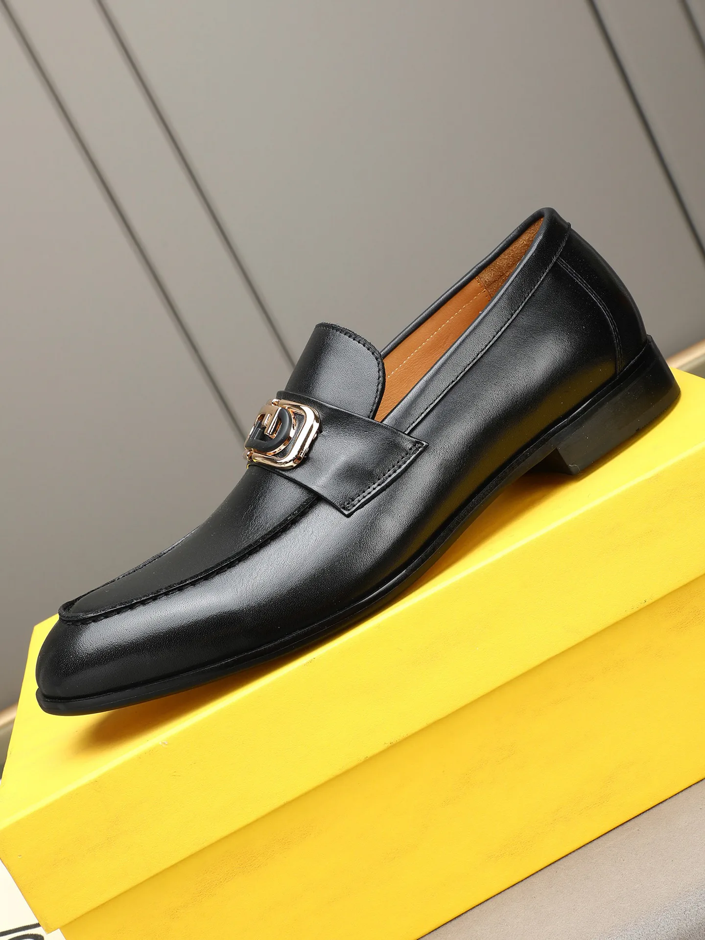 Лоферы И Туфли Мужские Fendi 19631191