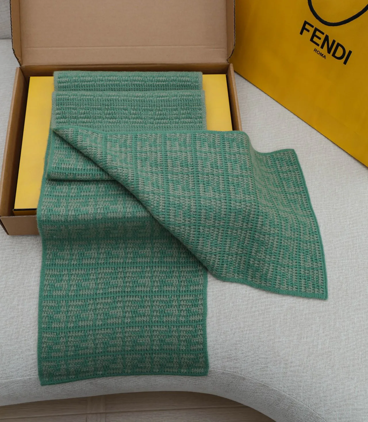 Шарфы Fendi 1255660