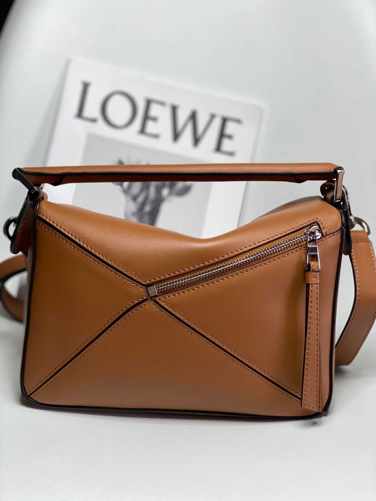 Классические Сумки Женские Loewe 13339545