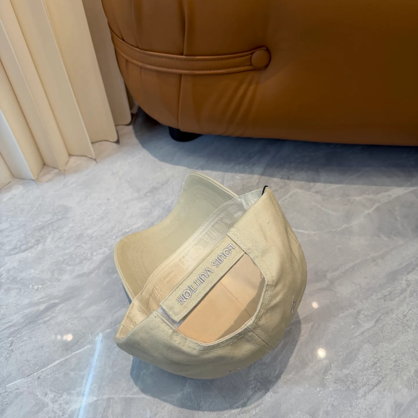Головные Уборы Louis Vuitton 17467589