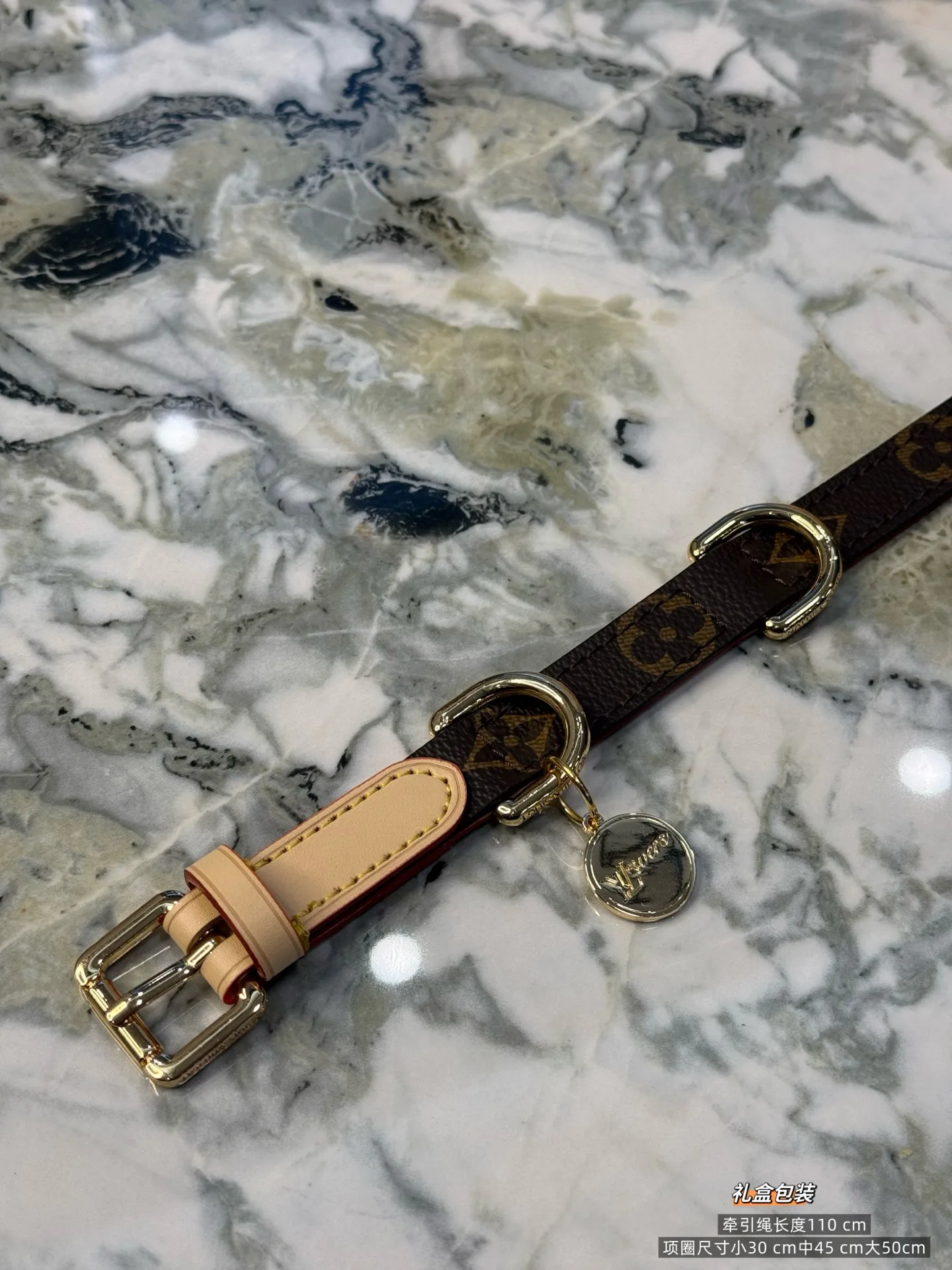 Текстиль Louis Vuitton 11888358