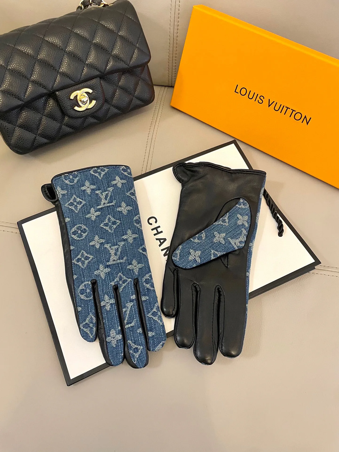 Перчатки Louis Vuitton 785712
