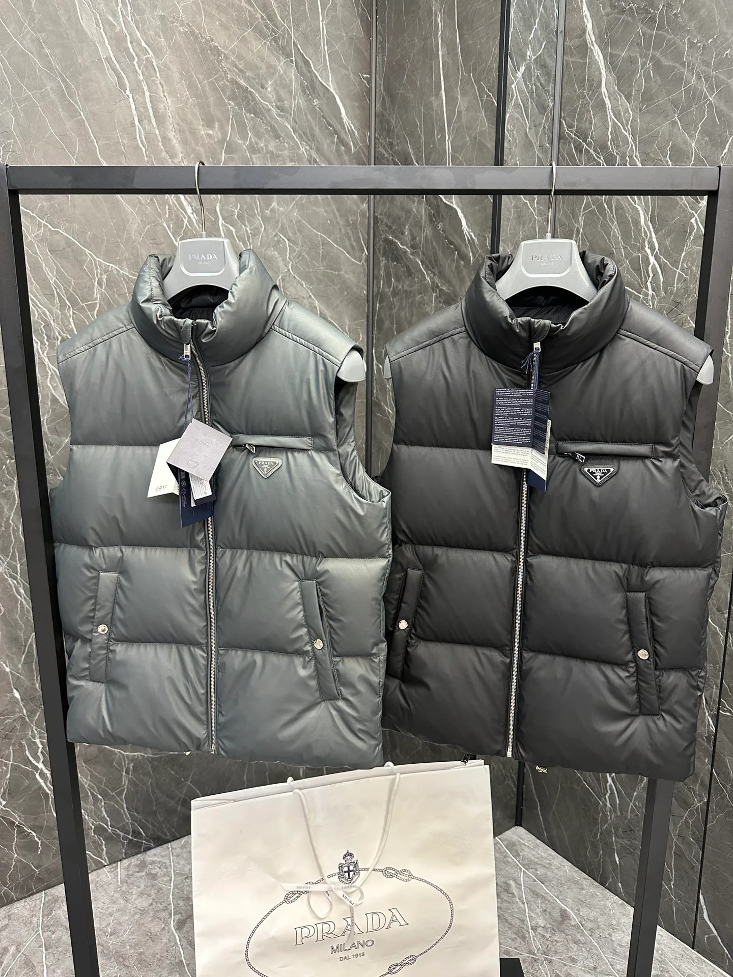 Жилеты Женские Prada 17932030