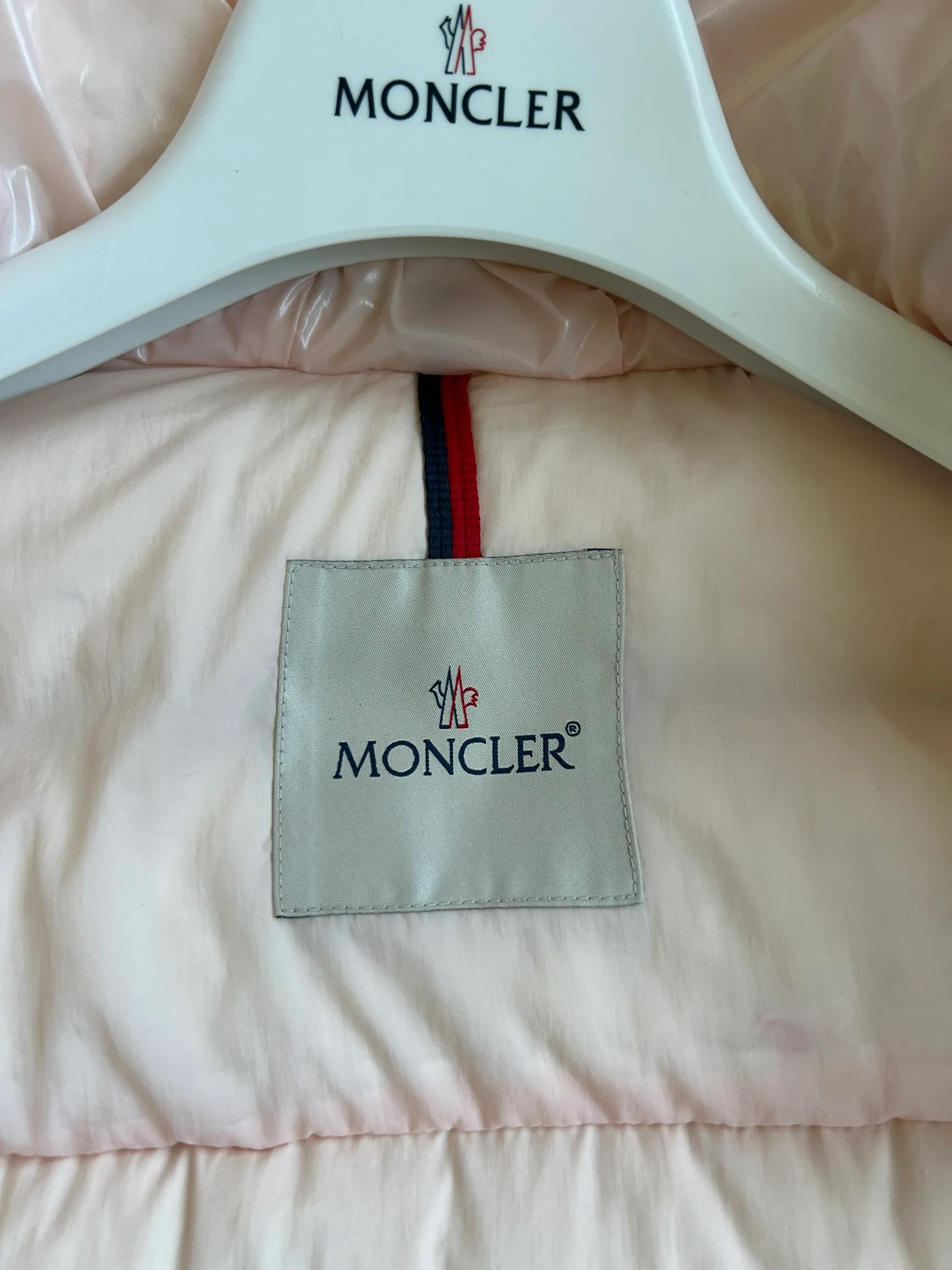 Куртки И Пуховики Женские Moncler 18766321