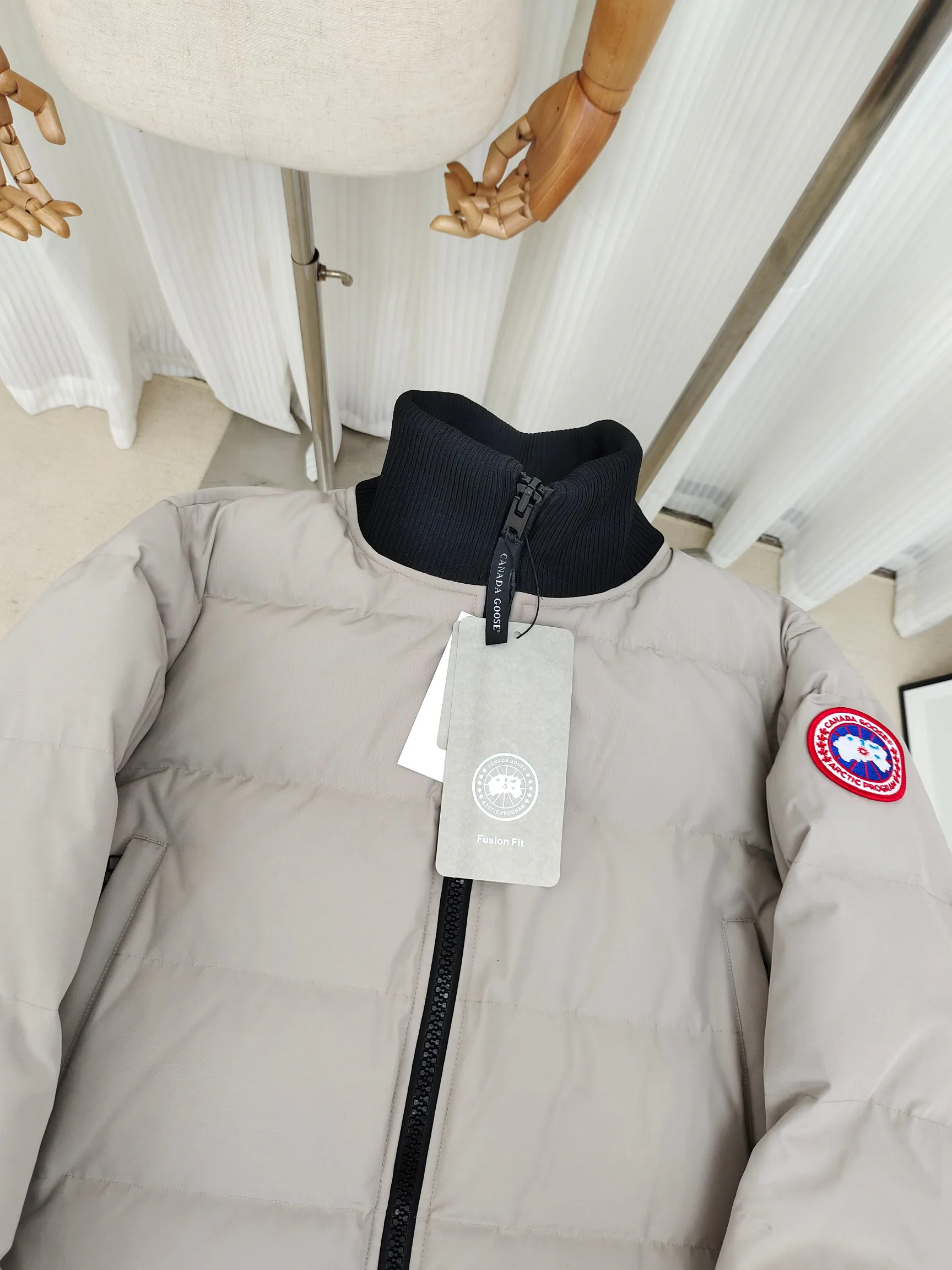 Куртки И Пуховики Женские Canada Goose 2162119