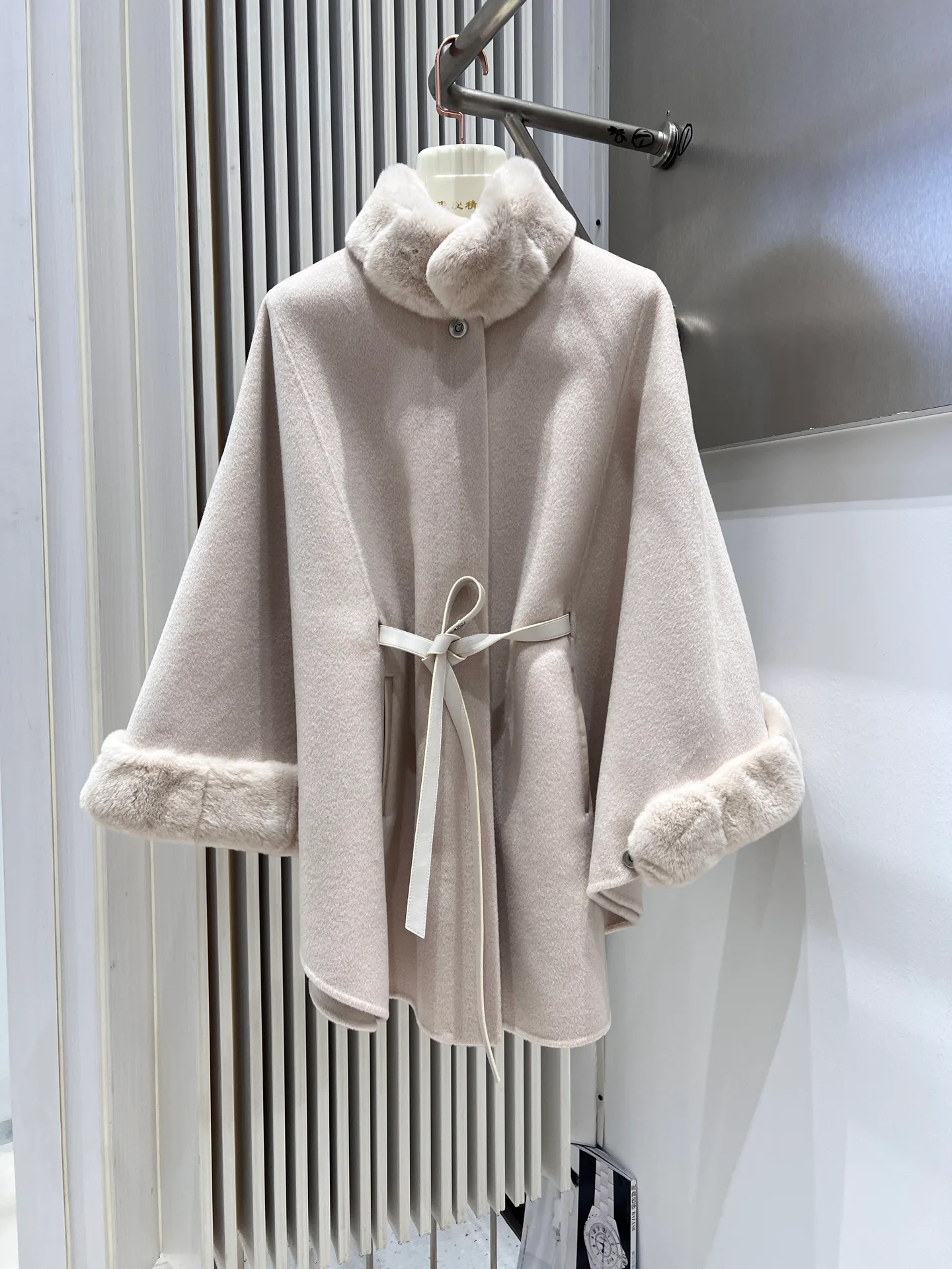 Пальто Женские Loro Piana 18513163