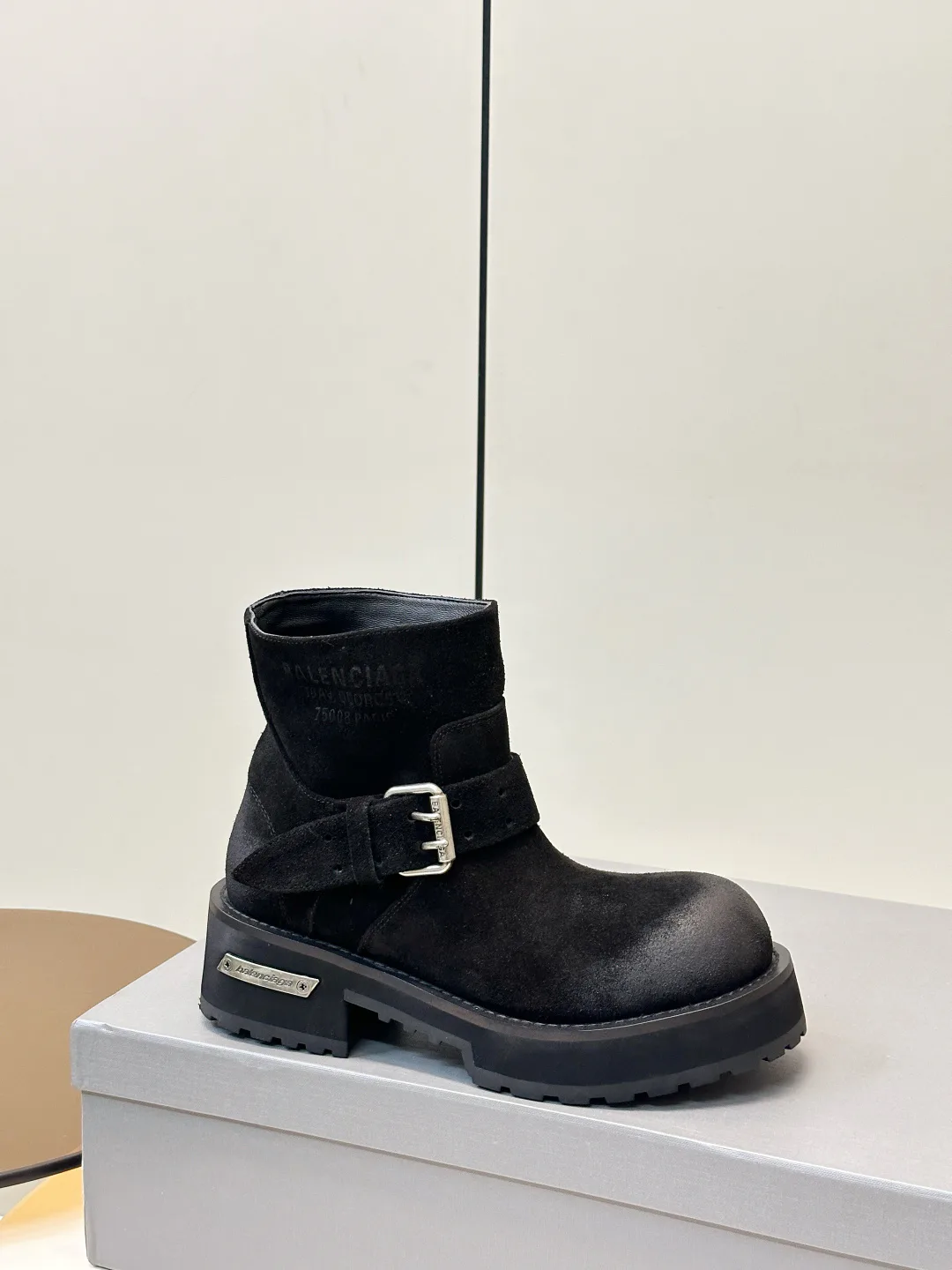 Ботинки Женские Balenciaga 19032094