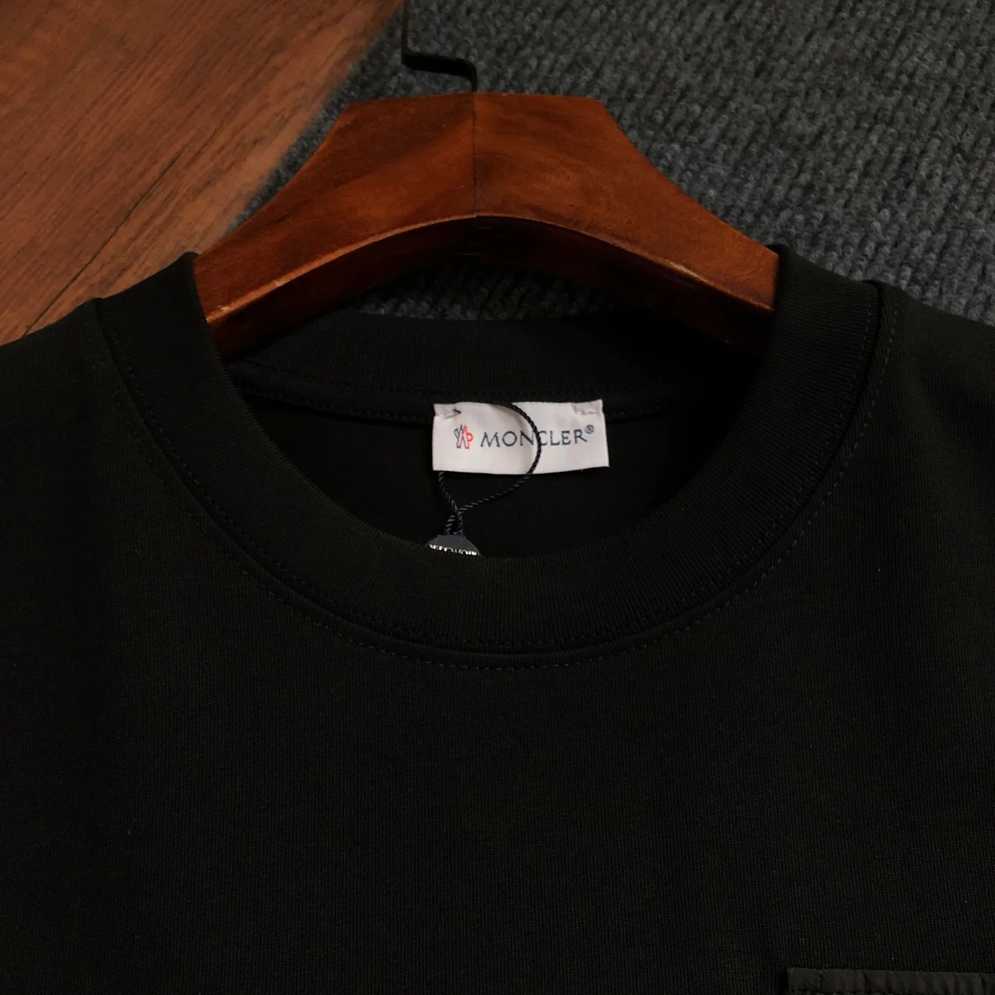 Футболки Женские Moncler 10937976